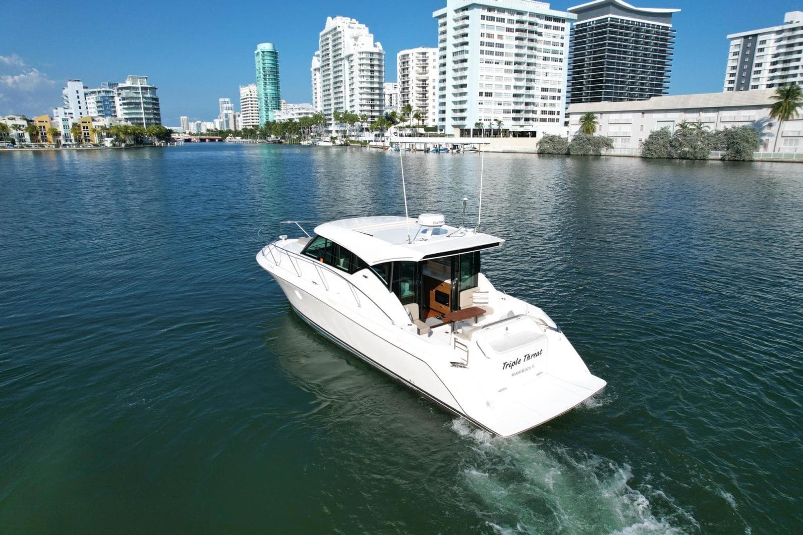 2018 Tiara Yachts 39 Coupe — photo 4