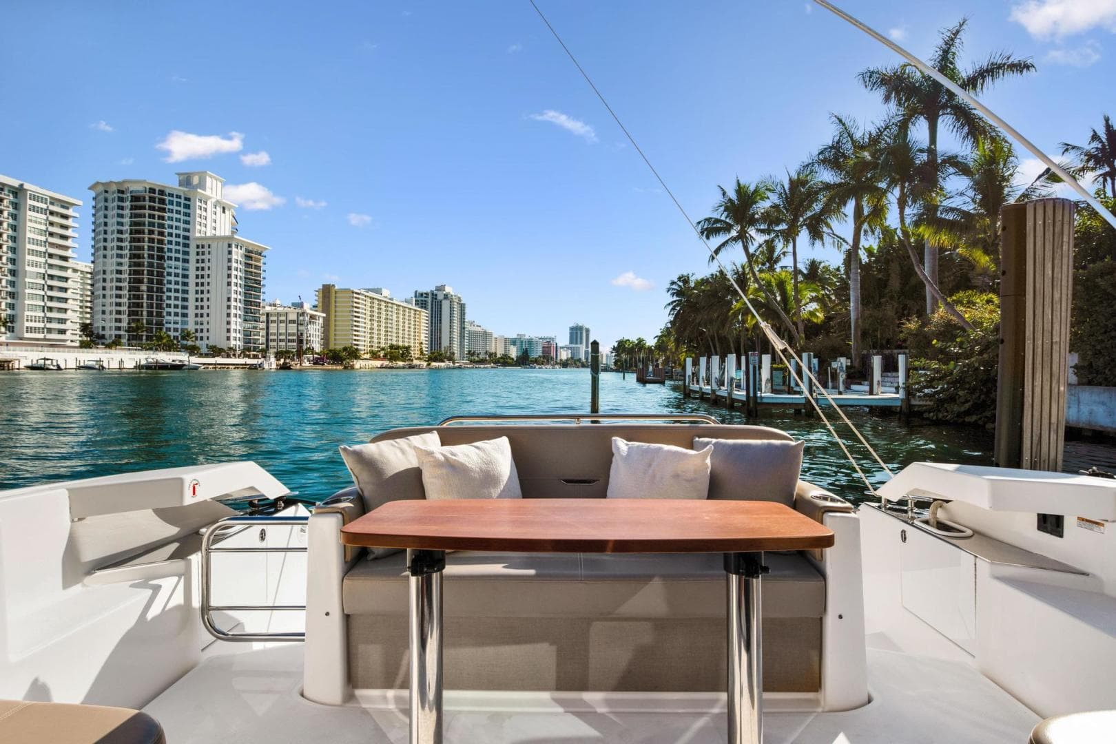 2018 Tiara Yachts 39 Coupe — photo 16