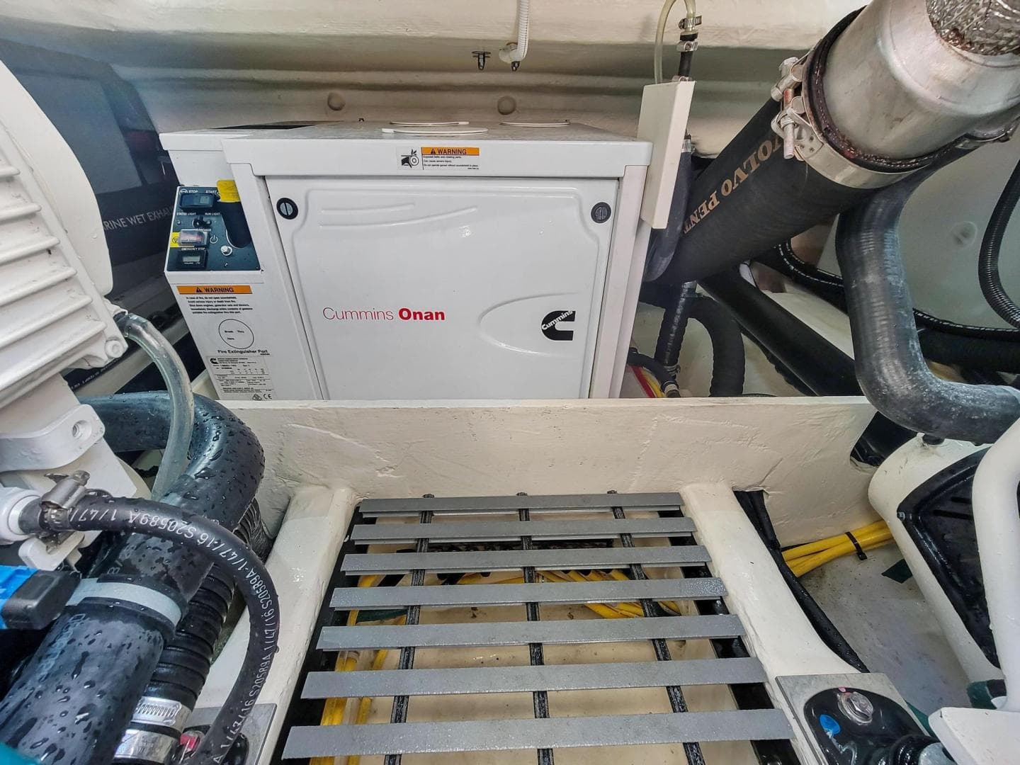 2018 Tiara Yachts 39 Coupe — photo 34