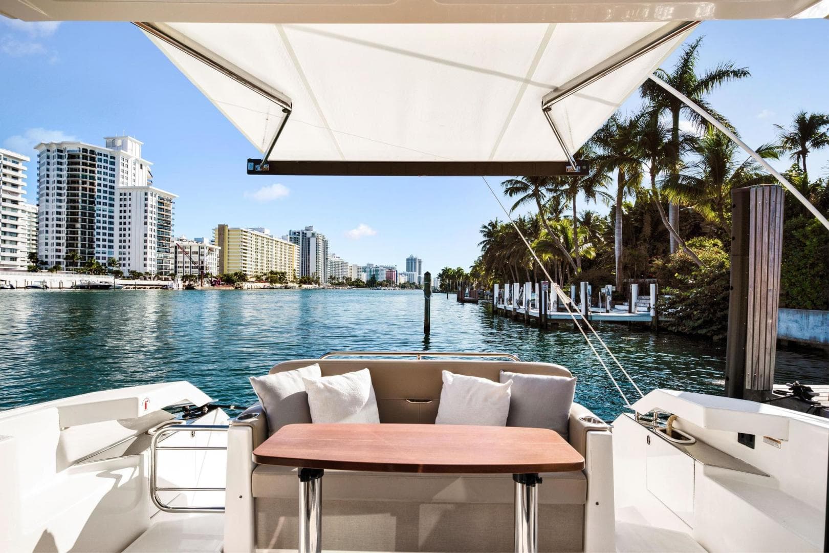 2018 Tiara Yachts 39 Coupe — photo 17