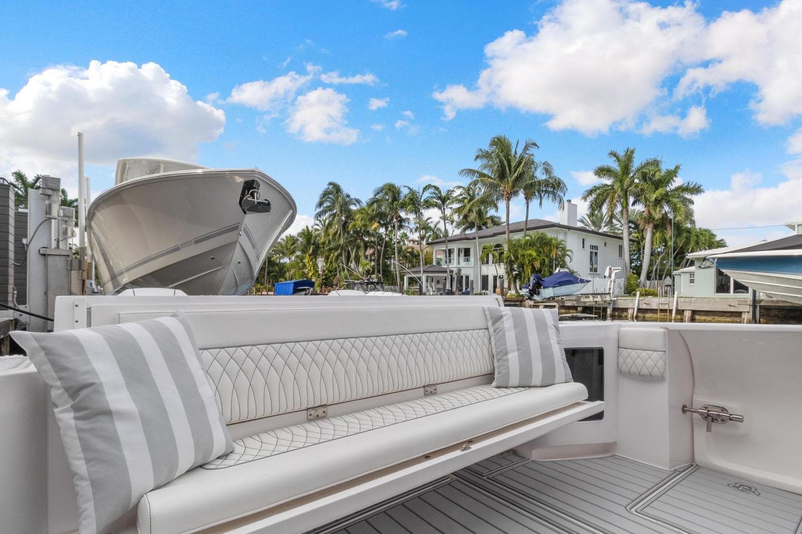 2021 Intrepid 438 Evolution — photo 17