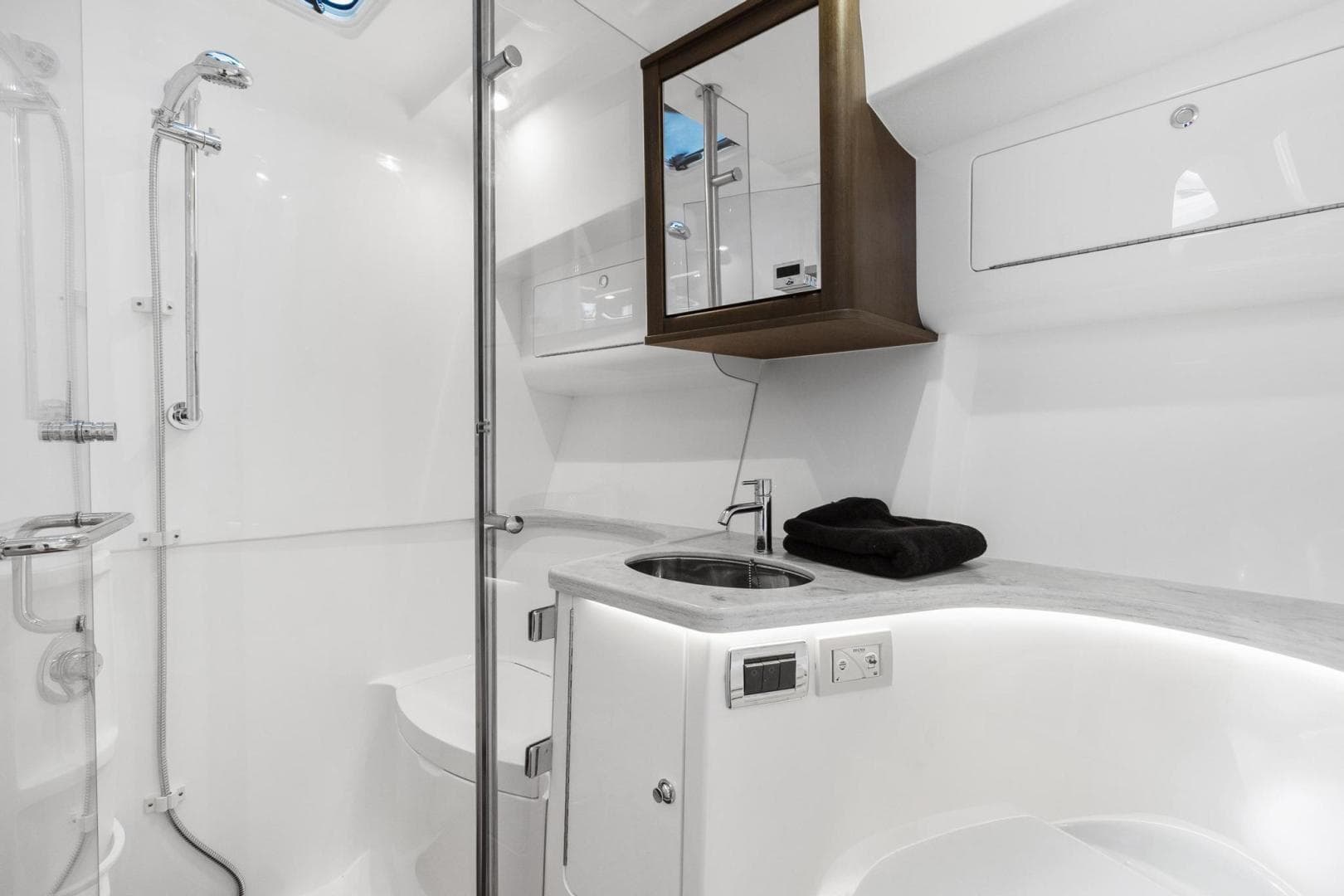 2021 Intrepid 438 Evolution — photo 35