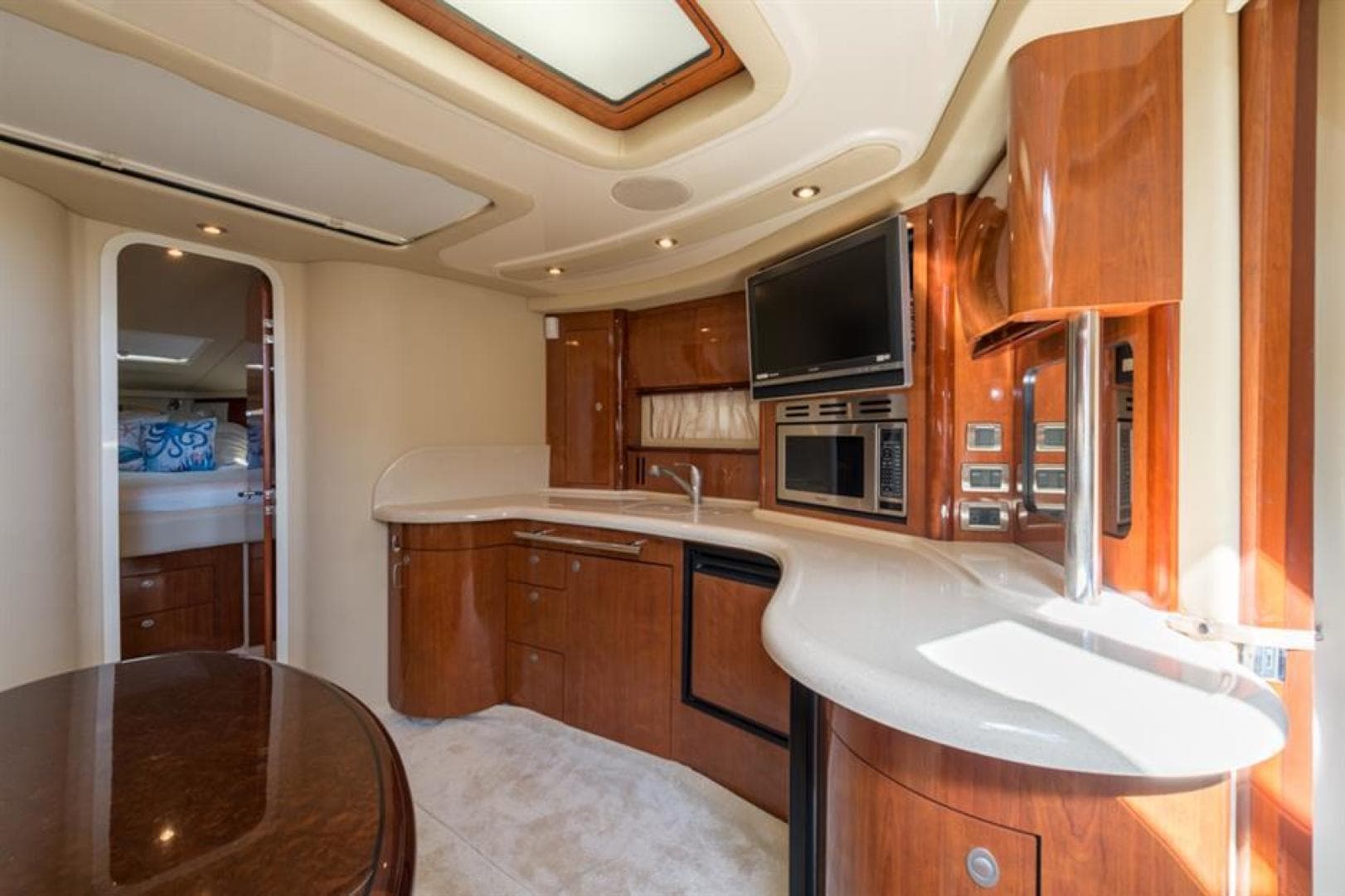 2004 Sea Ray 420 Sundancer — photo 12