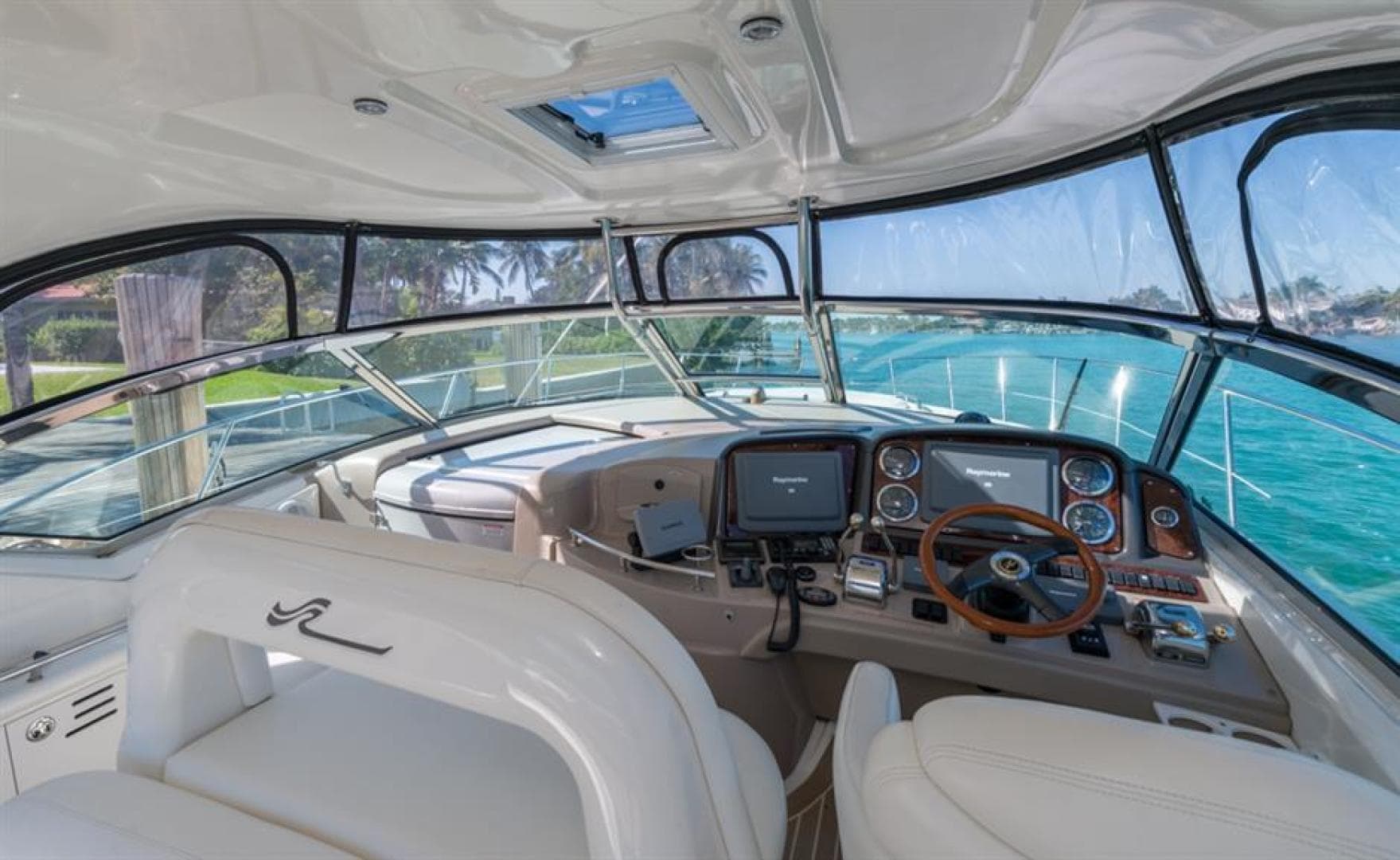 2004 Sea Ray 420 Sundancer — photo 9