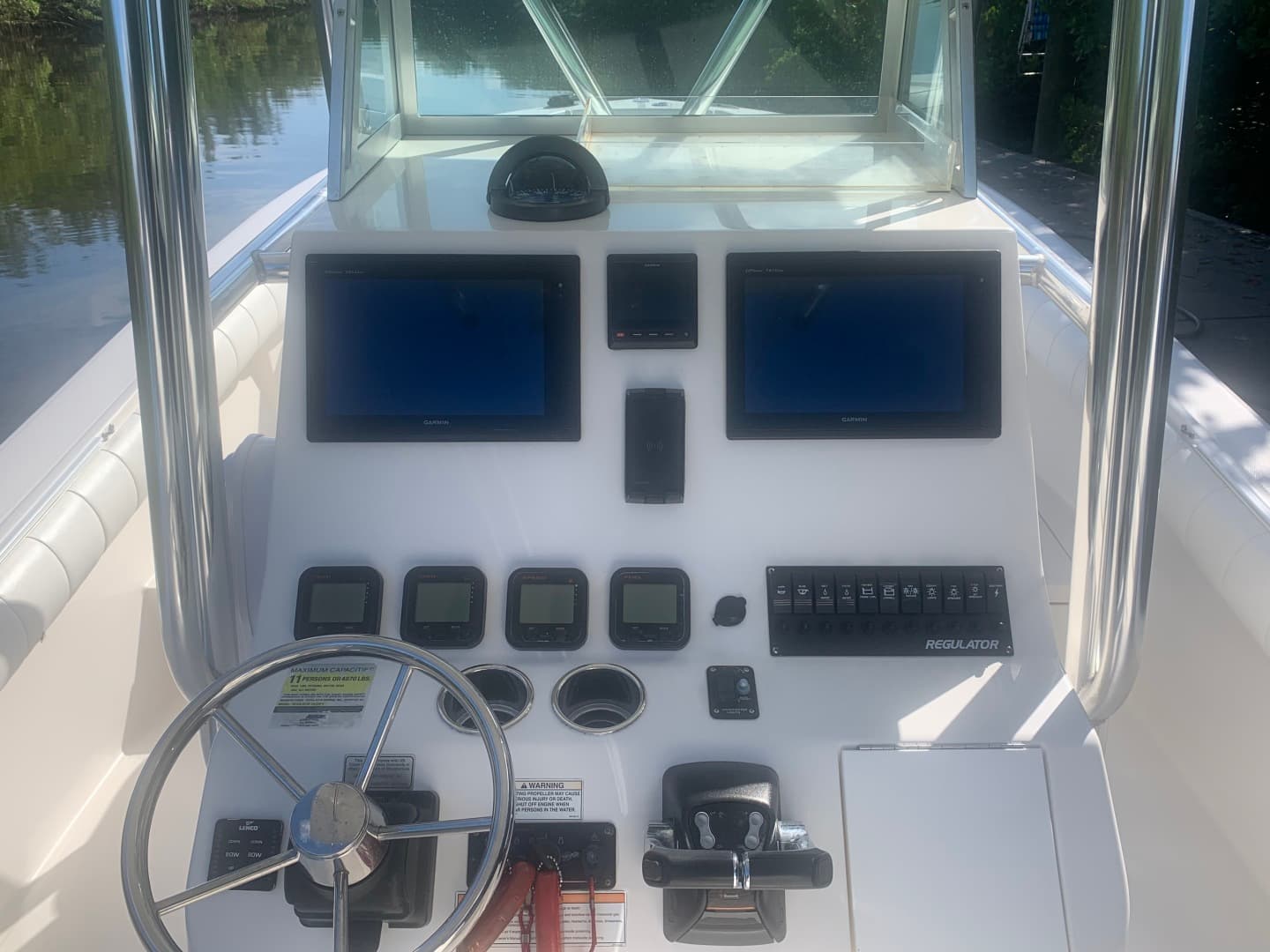 2010 Regulator 26 Forwarding Seating — photo 11