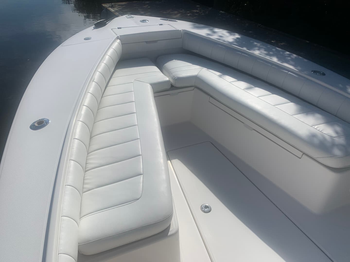 2010 Regulator 26 Forwarding Seating — photo 5