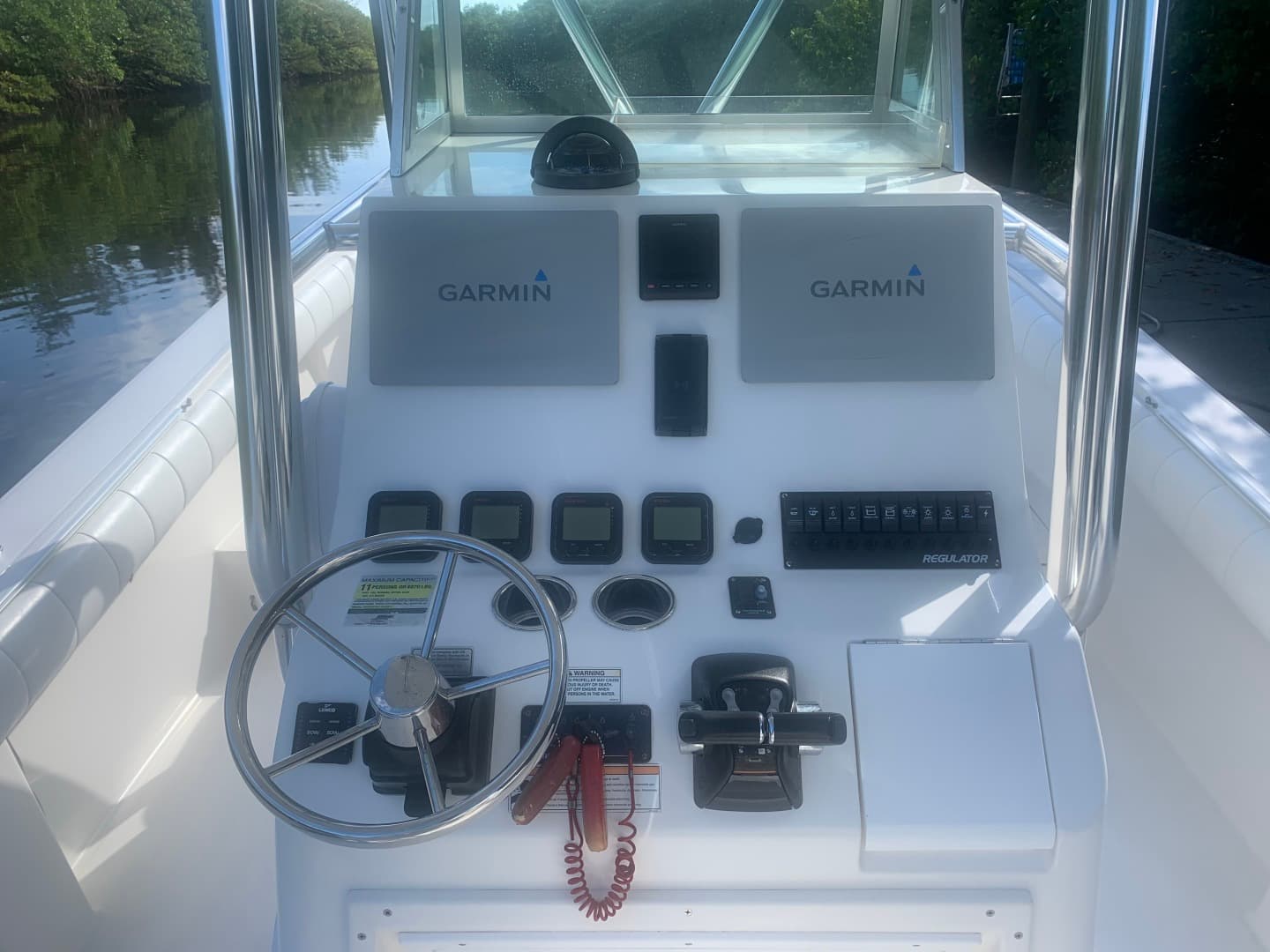 2010 Regulator 26 Forwarding Seating — photo 10