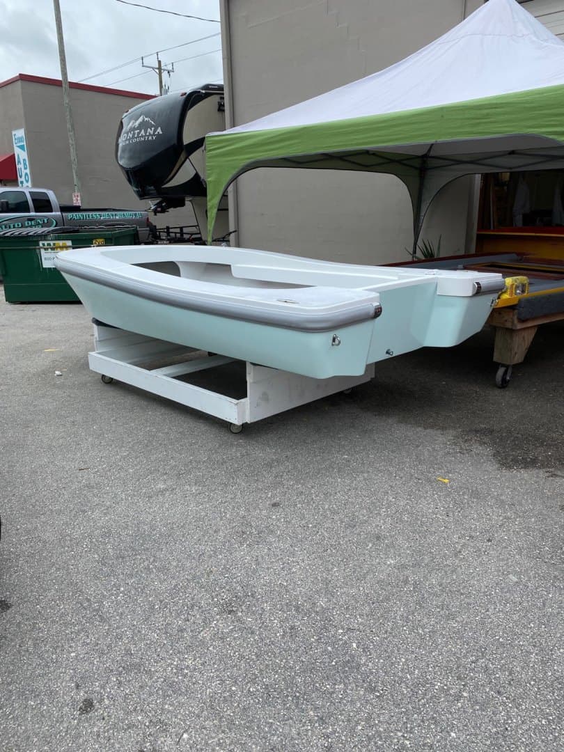 2024 Ultra Lite Tenders 300 Base — photo 4