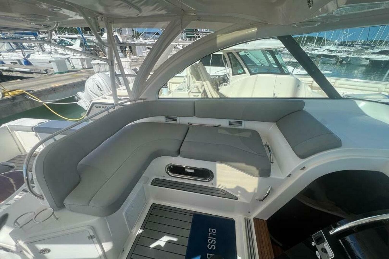 2018 Pursuit OS 385 Offshore — photo 12