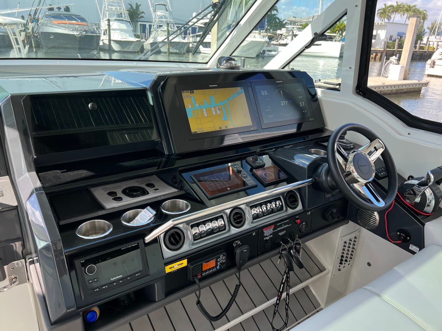 2021 Formula 380 Super Sport Crossover OB — photo 7