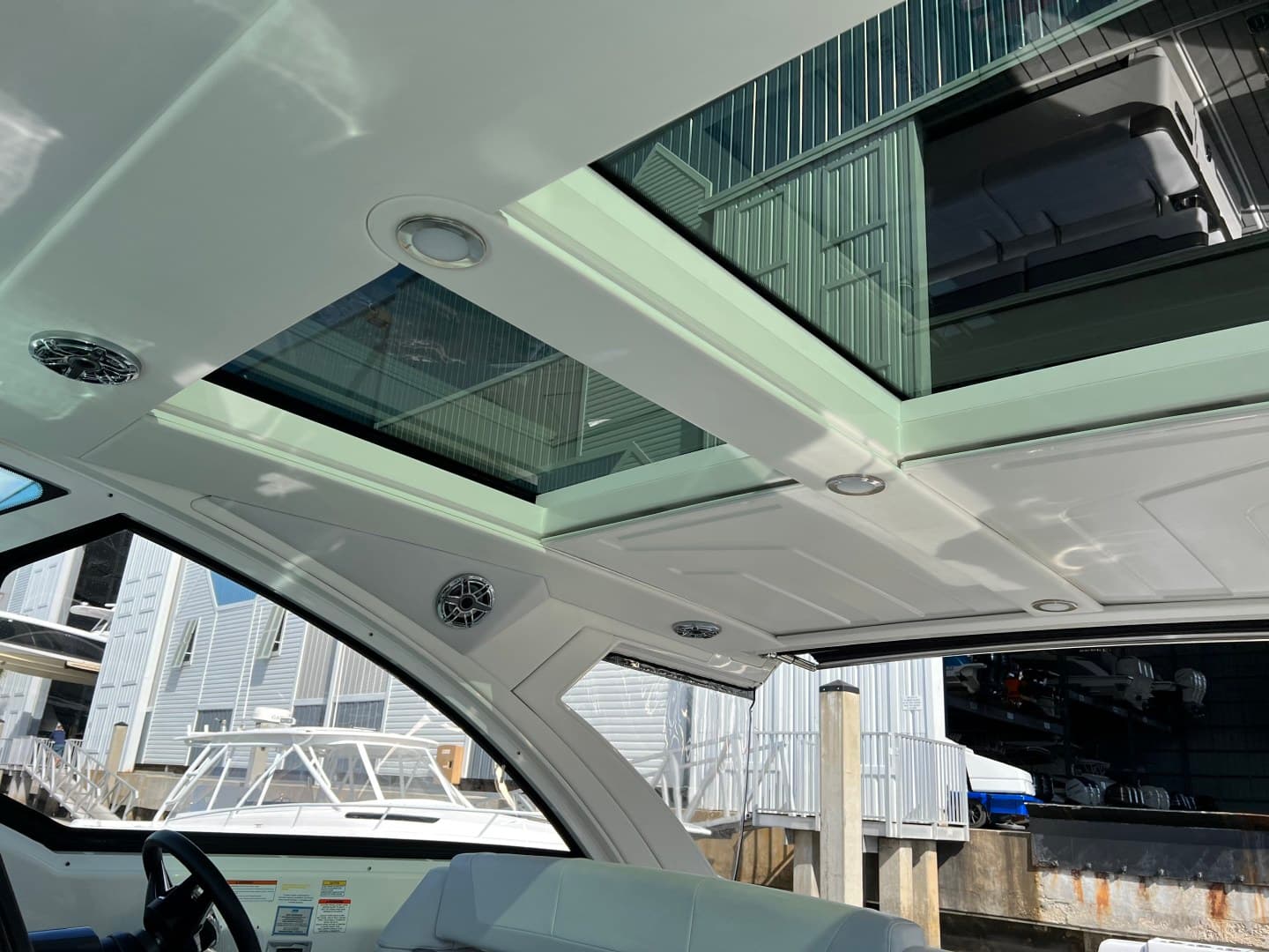 2021 Formula 380 Super Sport Crossover OB — photo 8