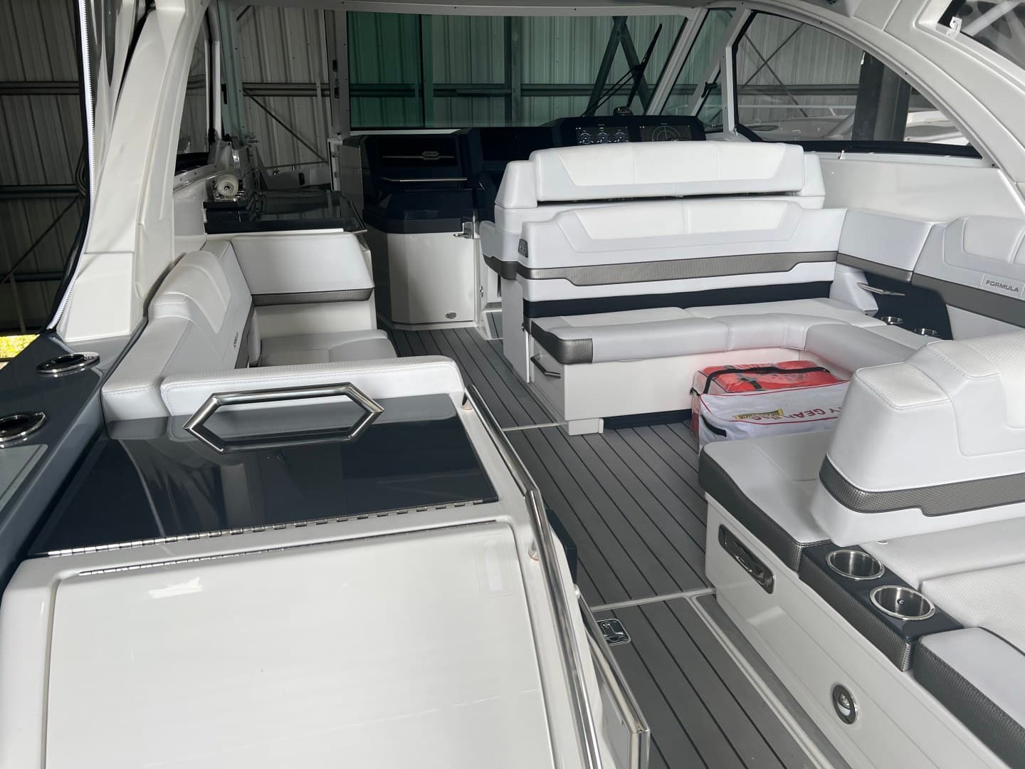 2021 Formula 380 Super Sport Crossover OB — photo 11