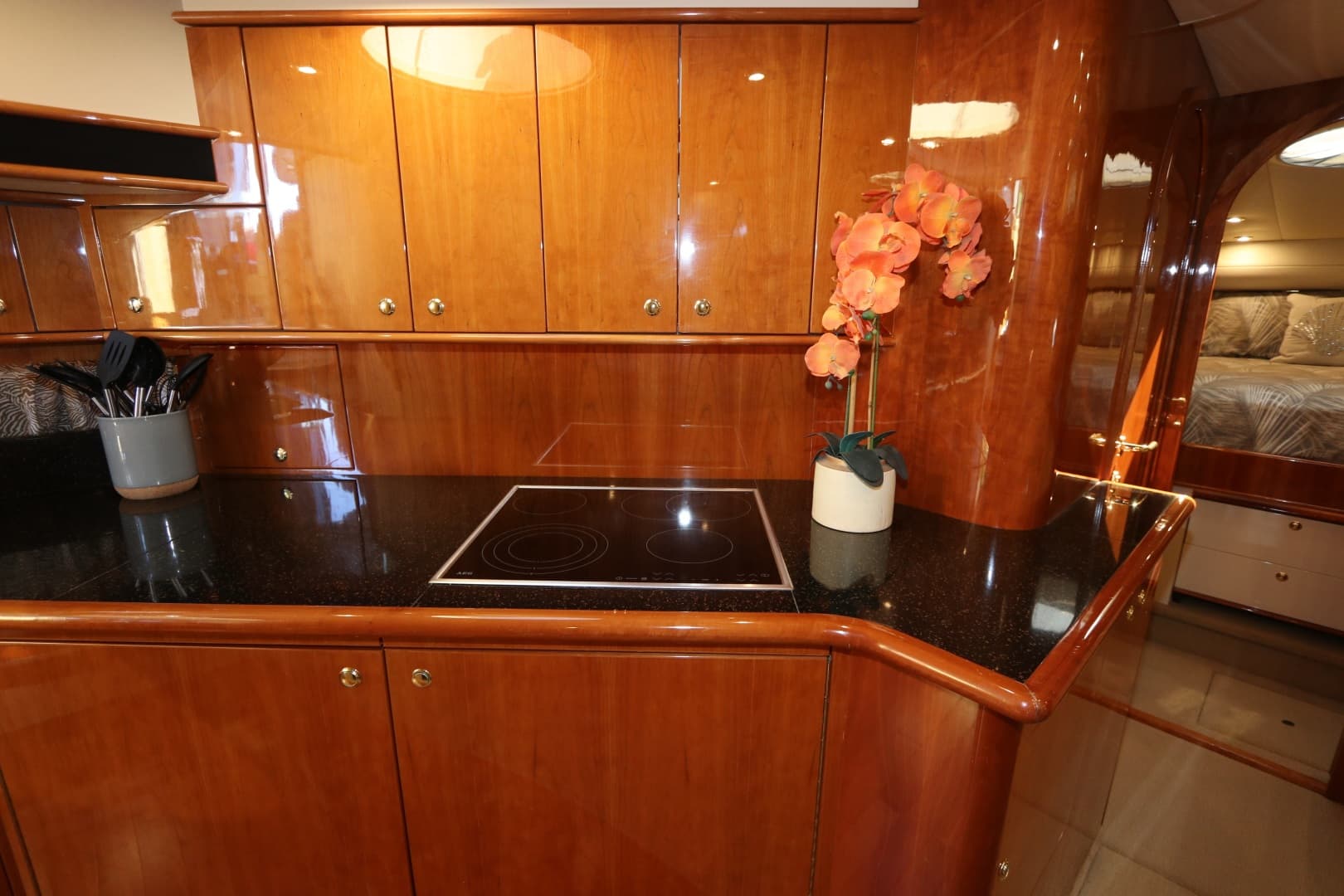 2005 Neptunus 56 Express — photo 28