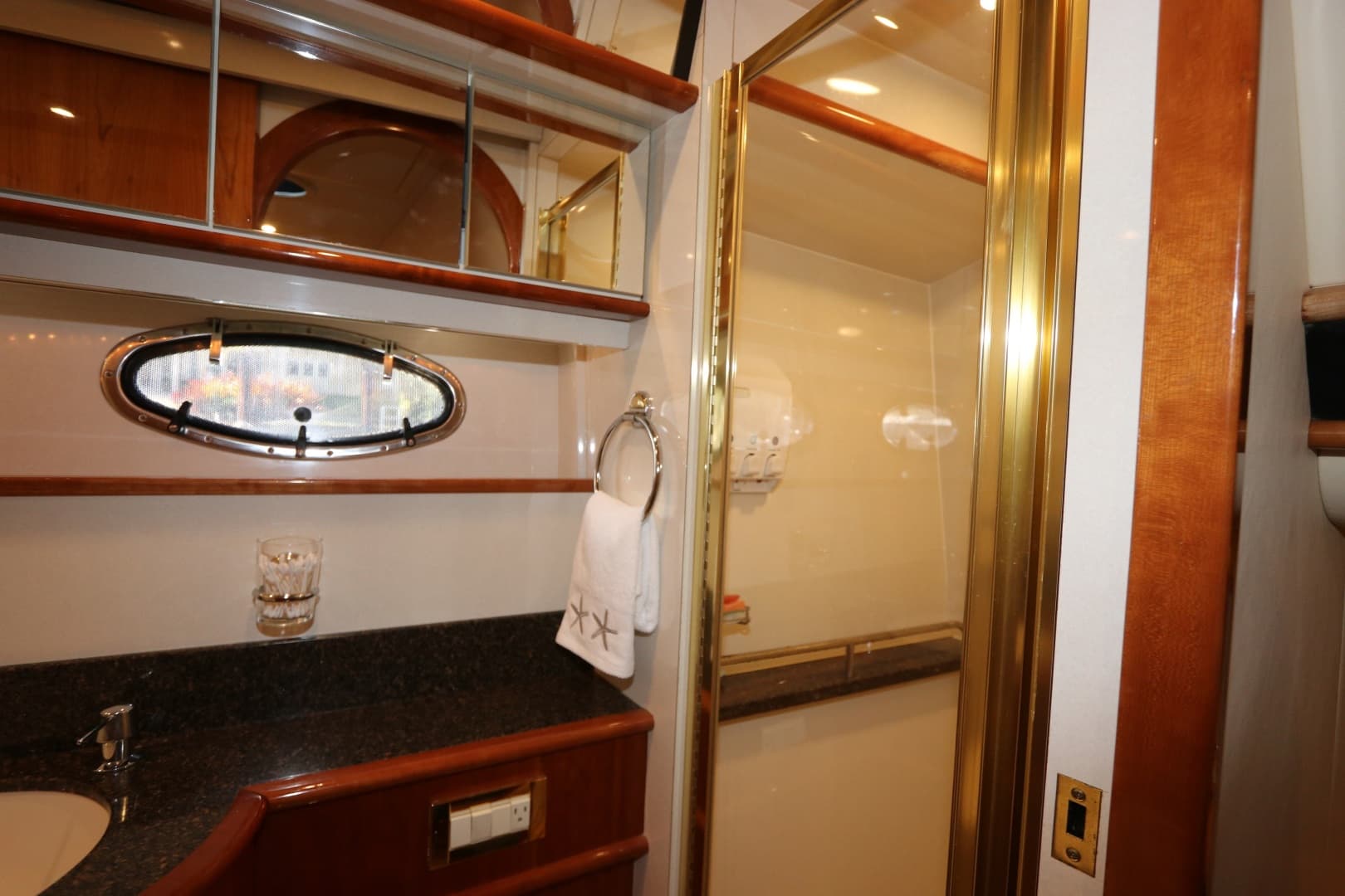 2005 Neptunus 56 Express — photo 39