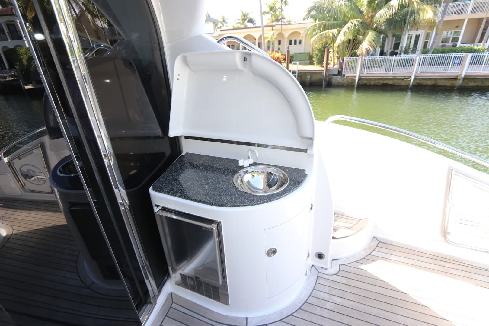 2005 Neptunus 56 Express — photo 11