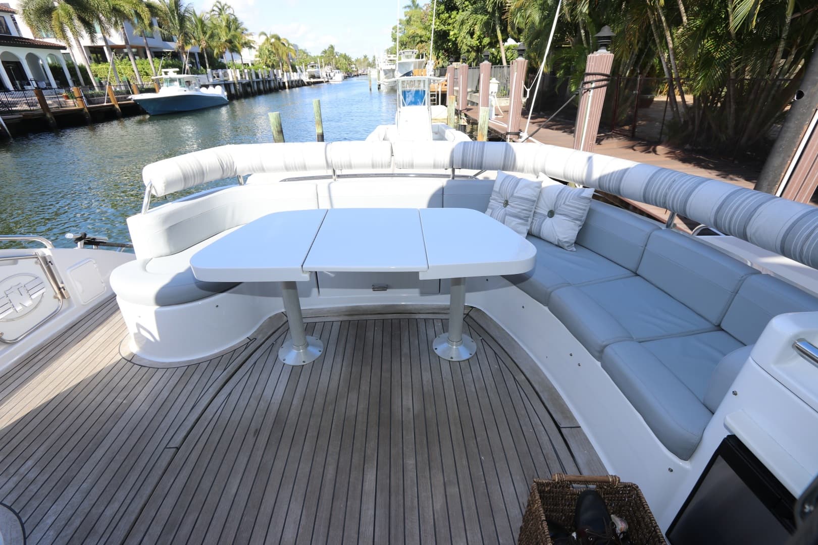 2005 Neptunus 56 Express — photo 6