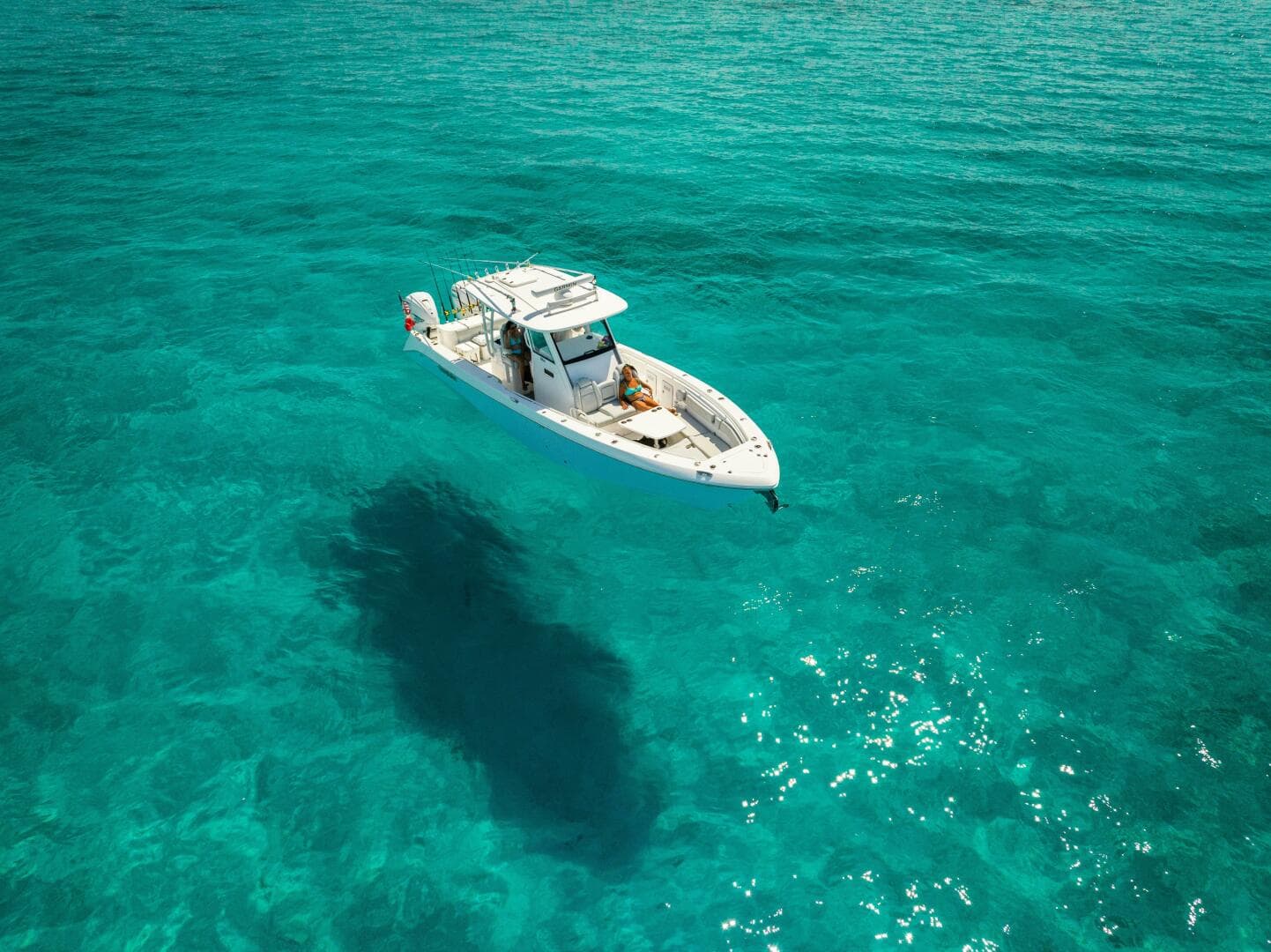 2019 Everglades 355 CC — photo 20