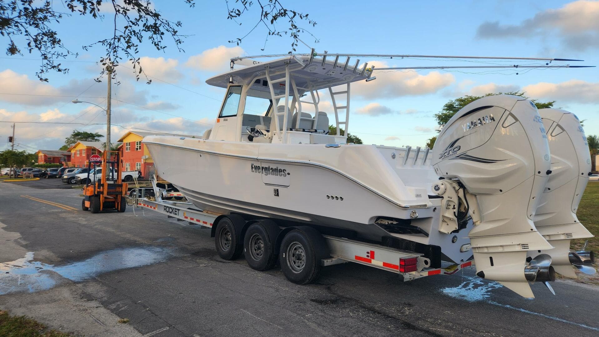 2019 Everglades 355 CC — photo 14
