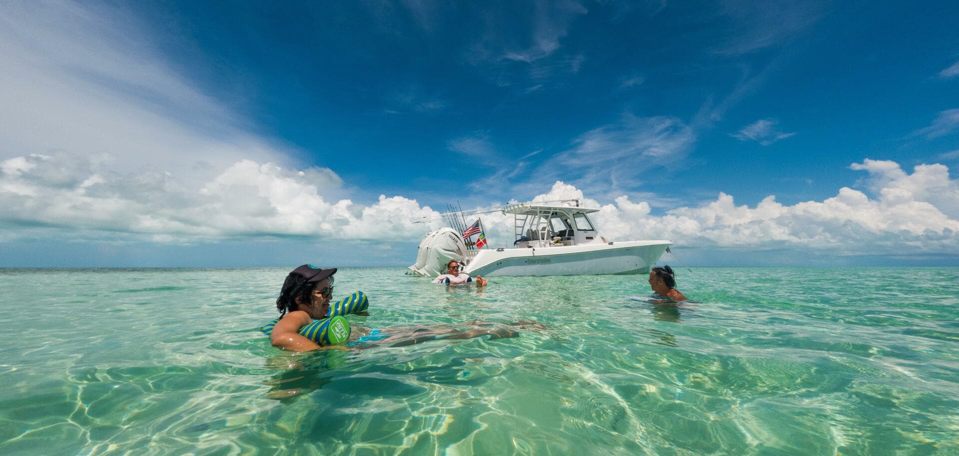 2019 Everglades 355 CC — photo 17