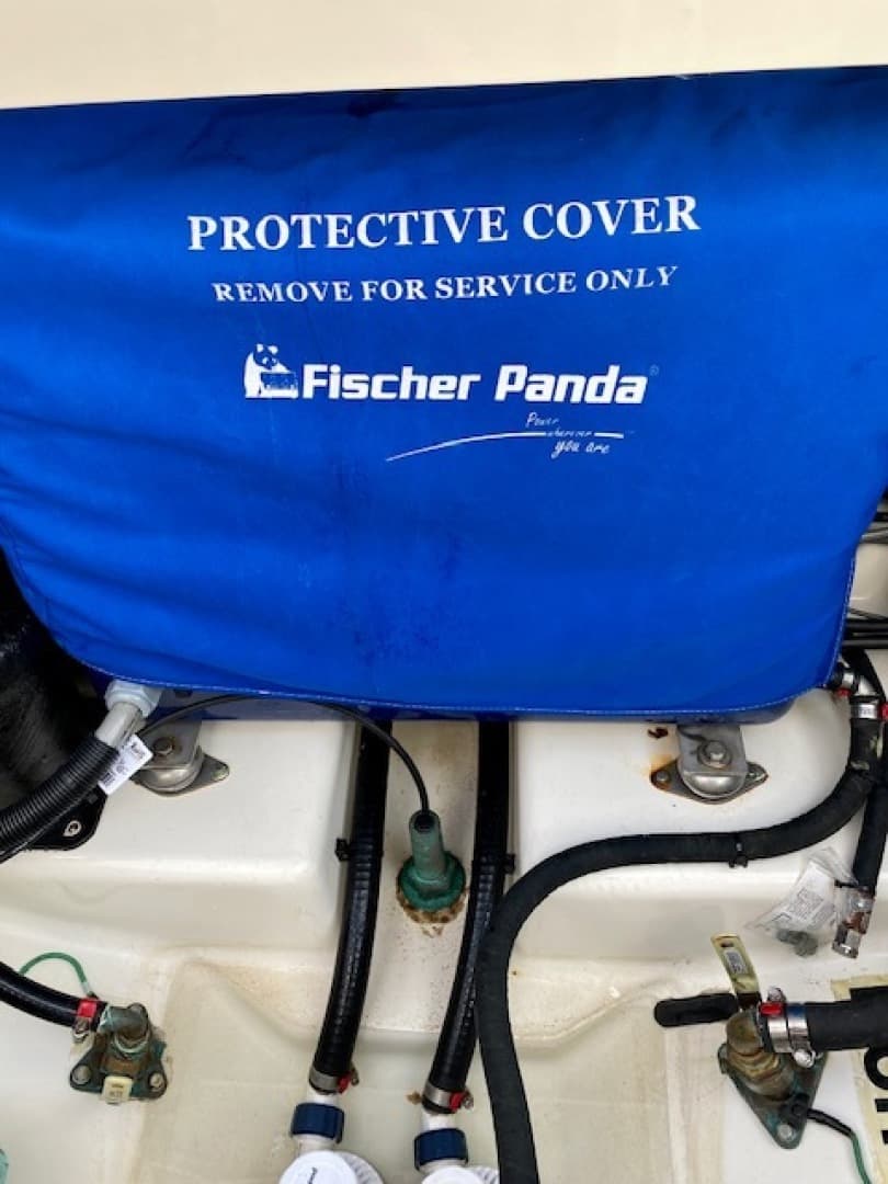 2020 Boston Whaler 380 Realm — photo 25