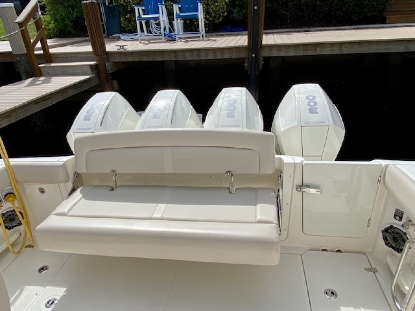 2020 Boston Whaler 380 Realm — photo 17