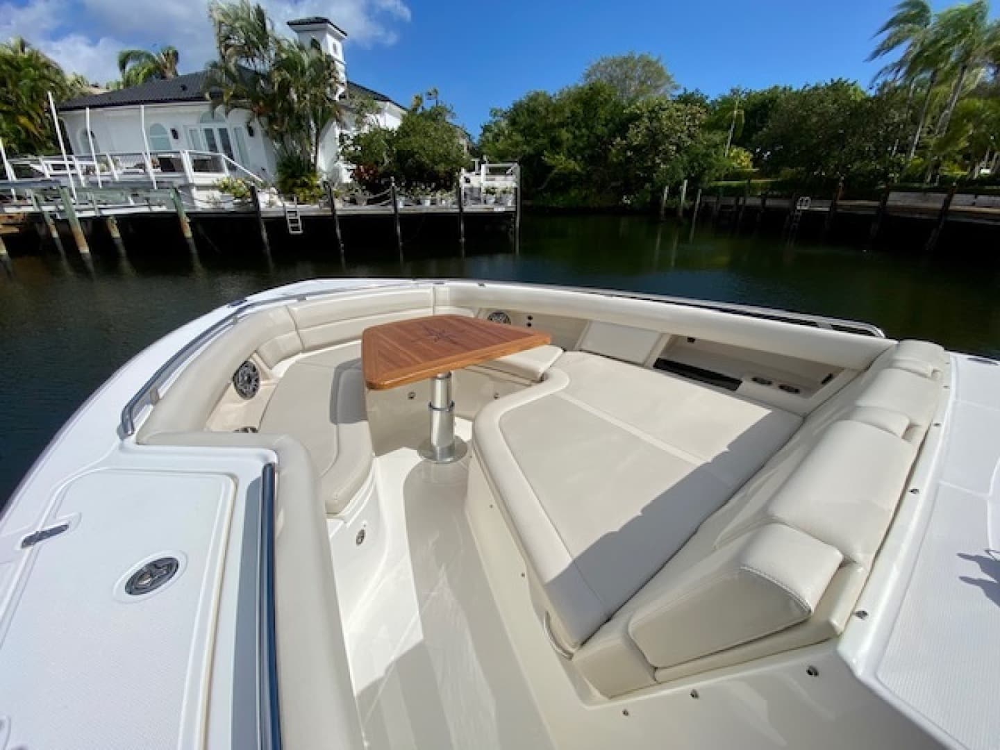 2020 Boston Whaler 380 Realm — photo 4