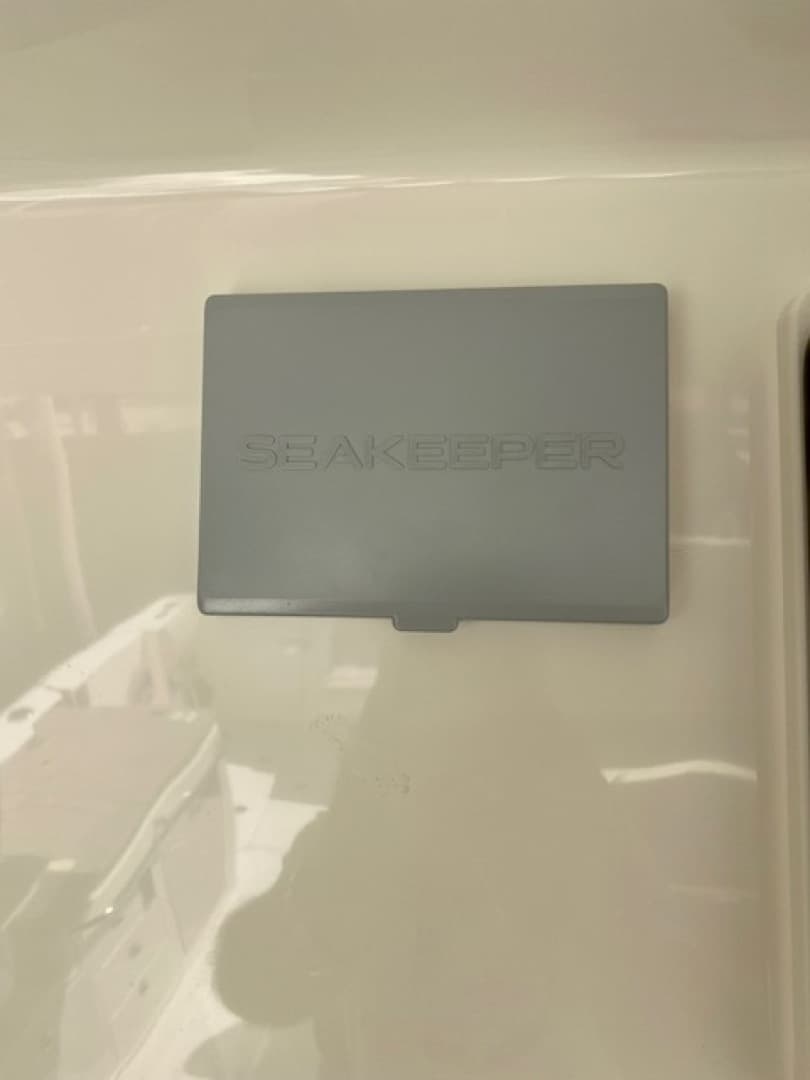 2020 Boston Whaler 380 Realm — photo 13