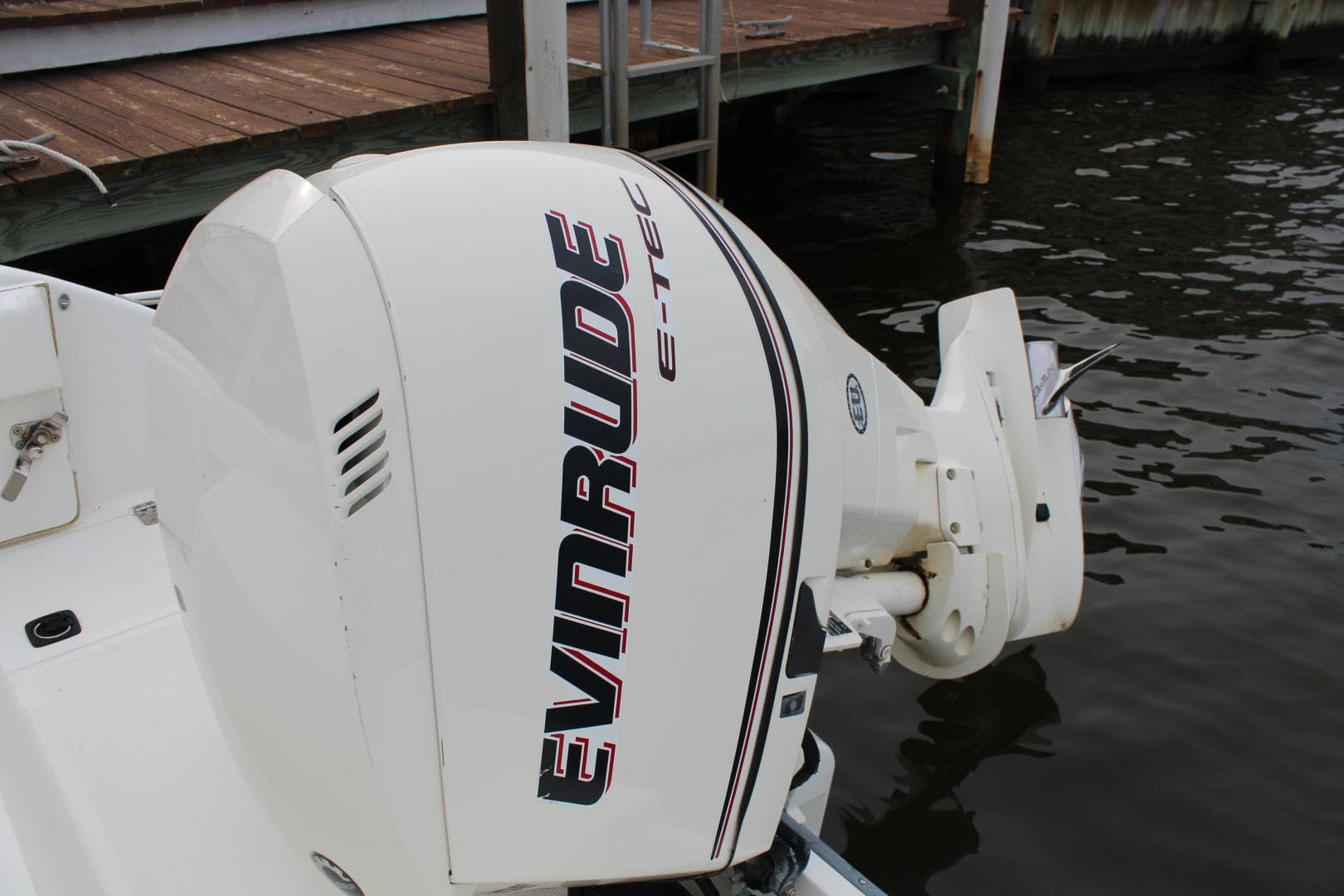 1999 Boston Whaler 23 Outrage — photo 12