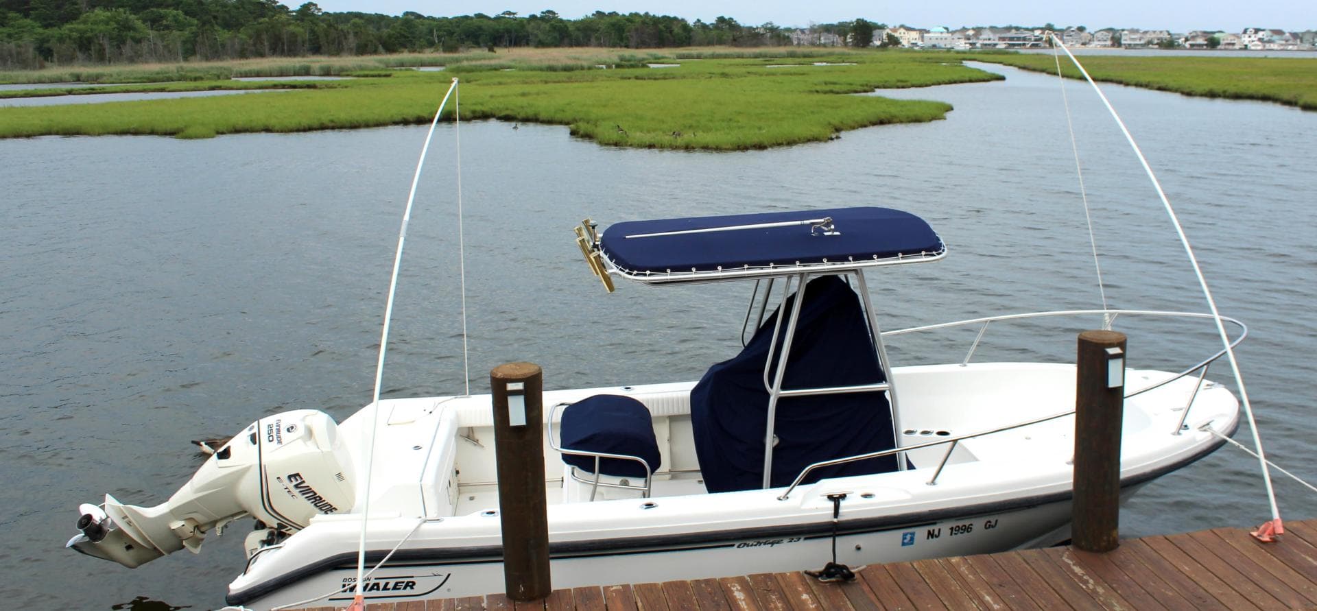 1999 Boston Whaler 23 Outrage — photo 15