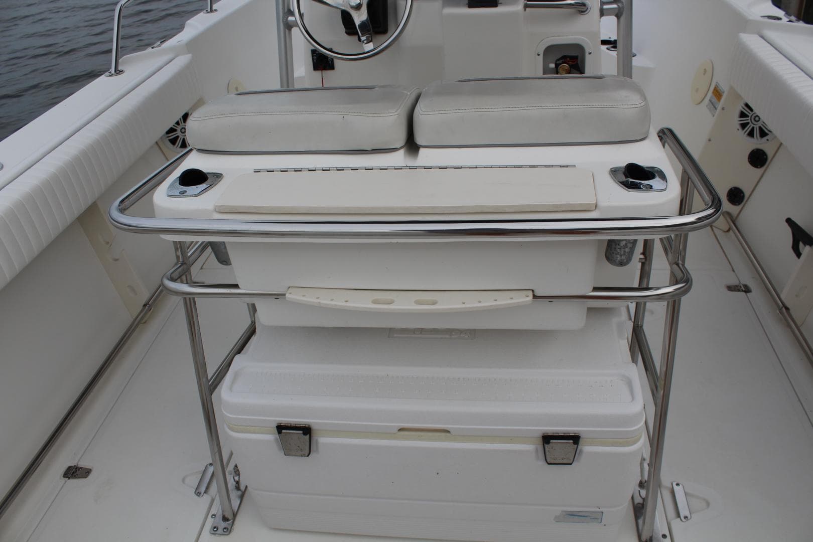 1999 Boston Whaler 23 Outrage — photo 8