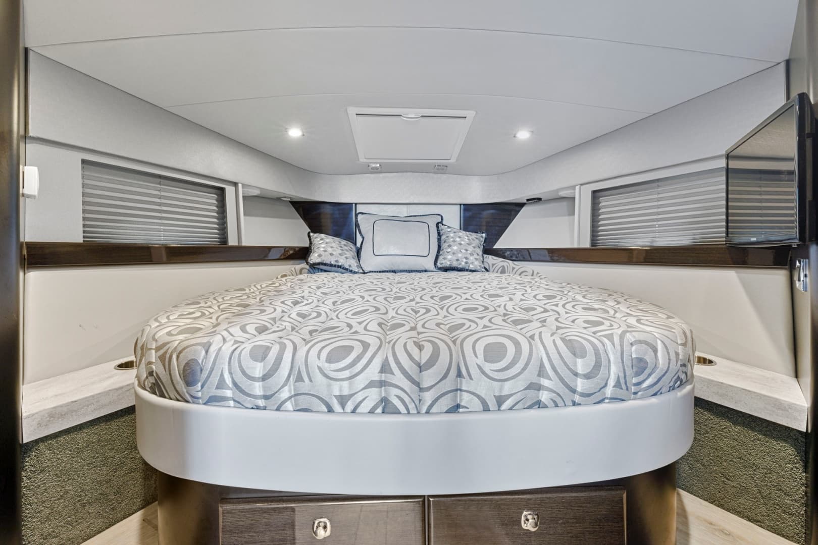 2018 Formula 37 Pc — photo 24