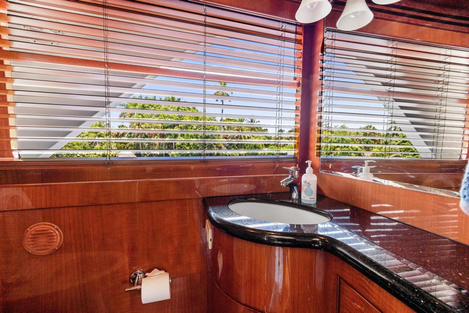 2006 Jefferson Starship Pilothouse — photo 28