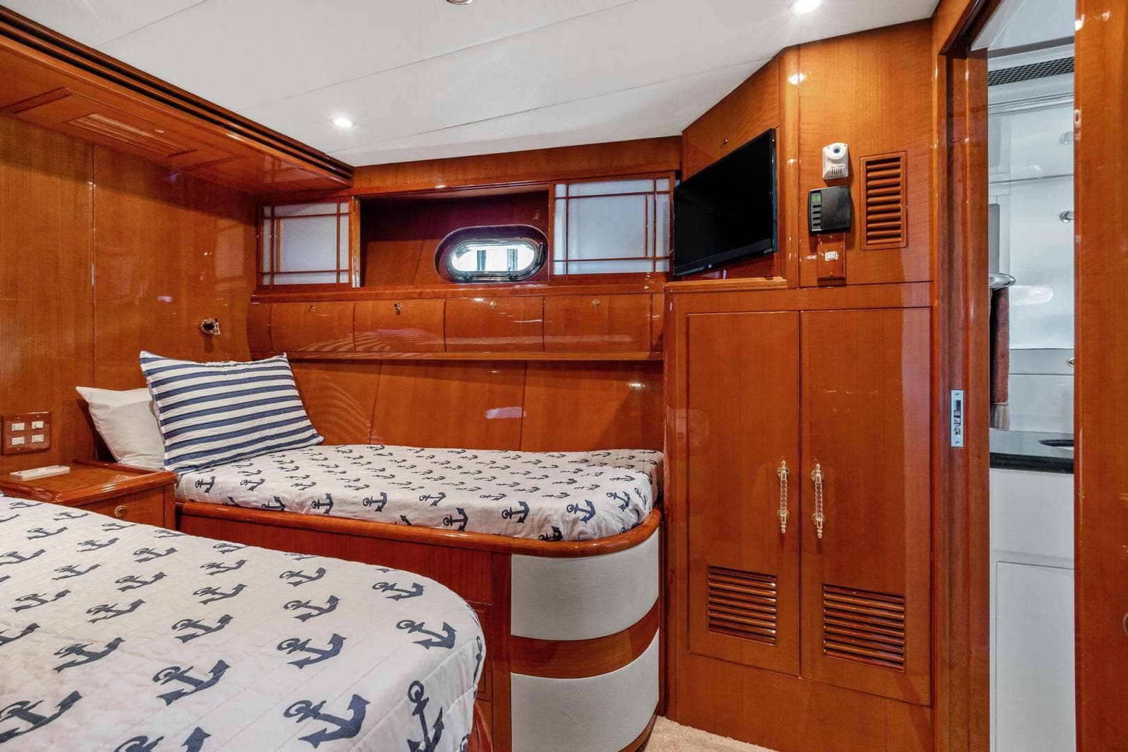 2006 Jefferson Starship Pilothouse — photo 55