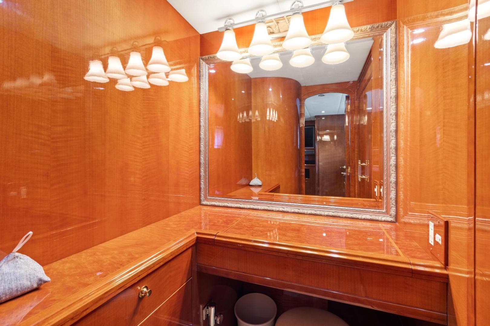 2006 Jefferson Starship Pilothouse — photo 45