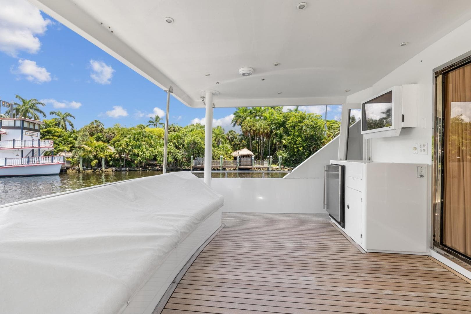 2006 Jefferson Starship Pilothouse — photo 12