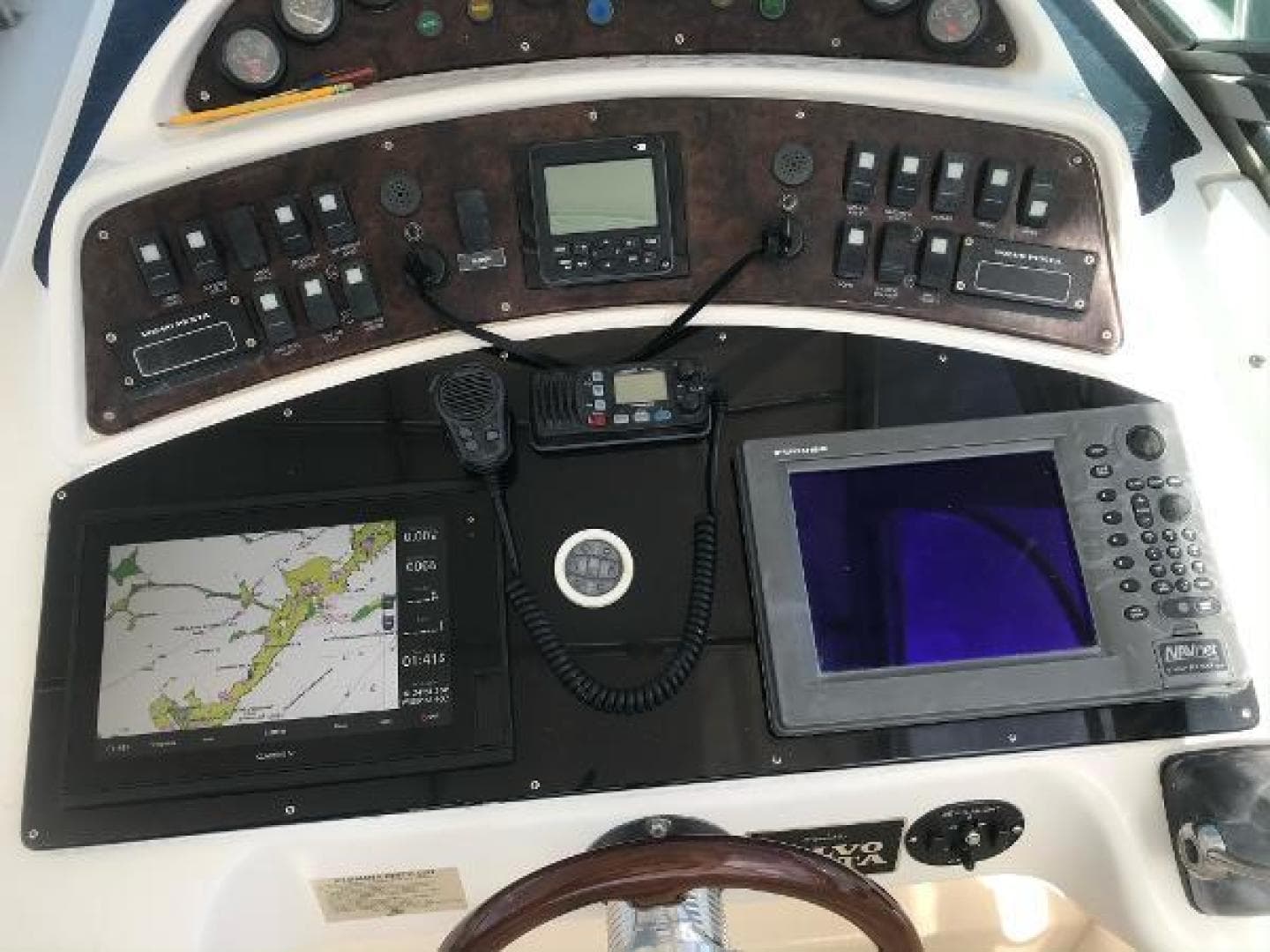 2000 Riviera 4000 Offshore — photo 2