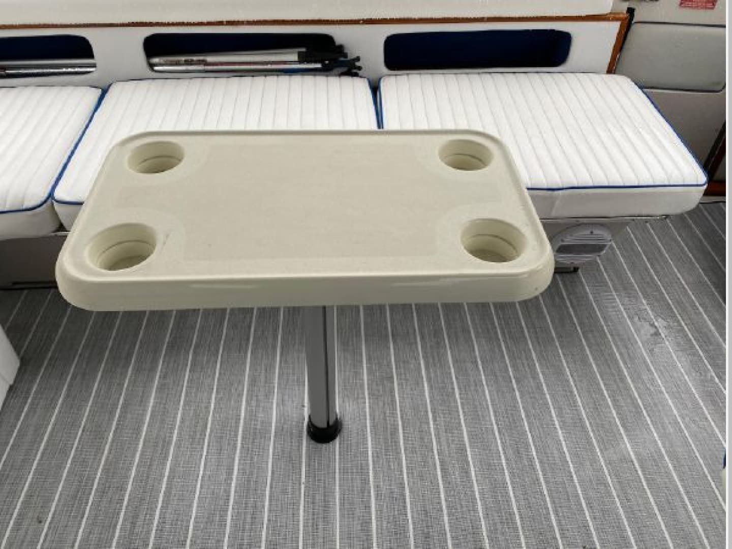 1988 Sea Ray 340 Express Cruiser — photo 8