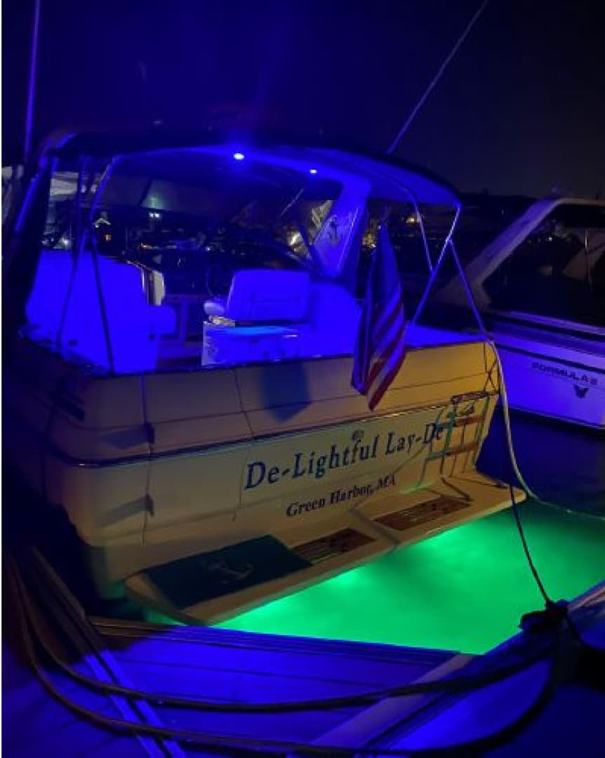 1988 Sea Ray 340 Express Cruiser — photo 30