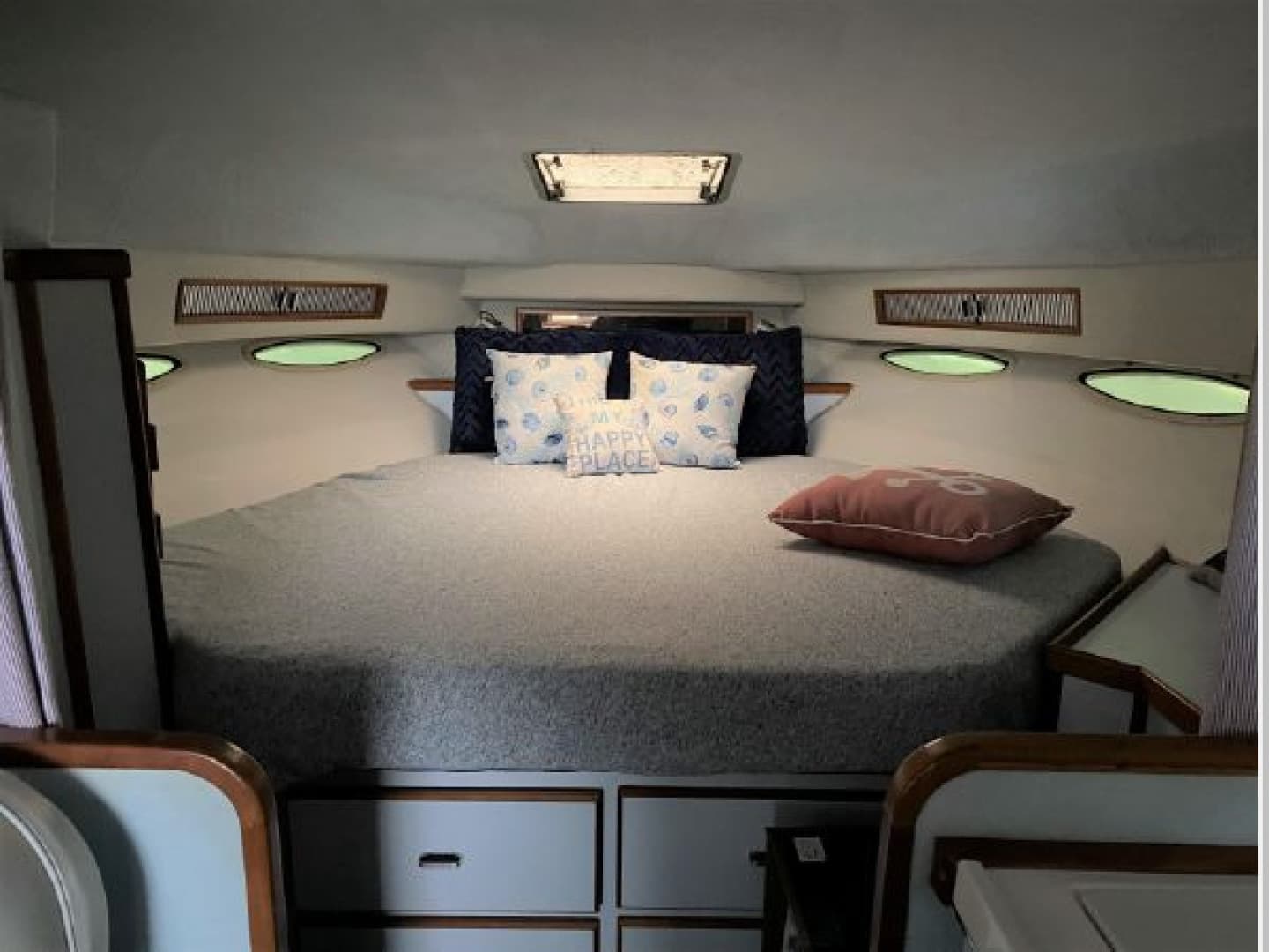 1988 Sea Ray 340 Express Cruiser — photo 22