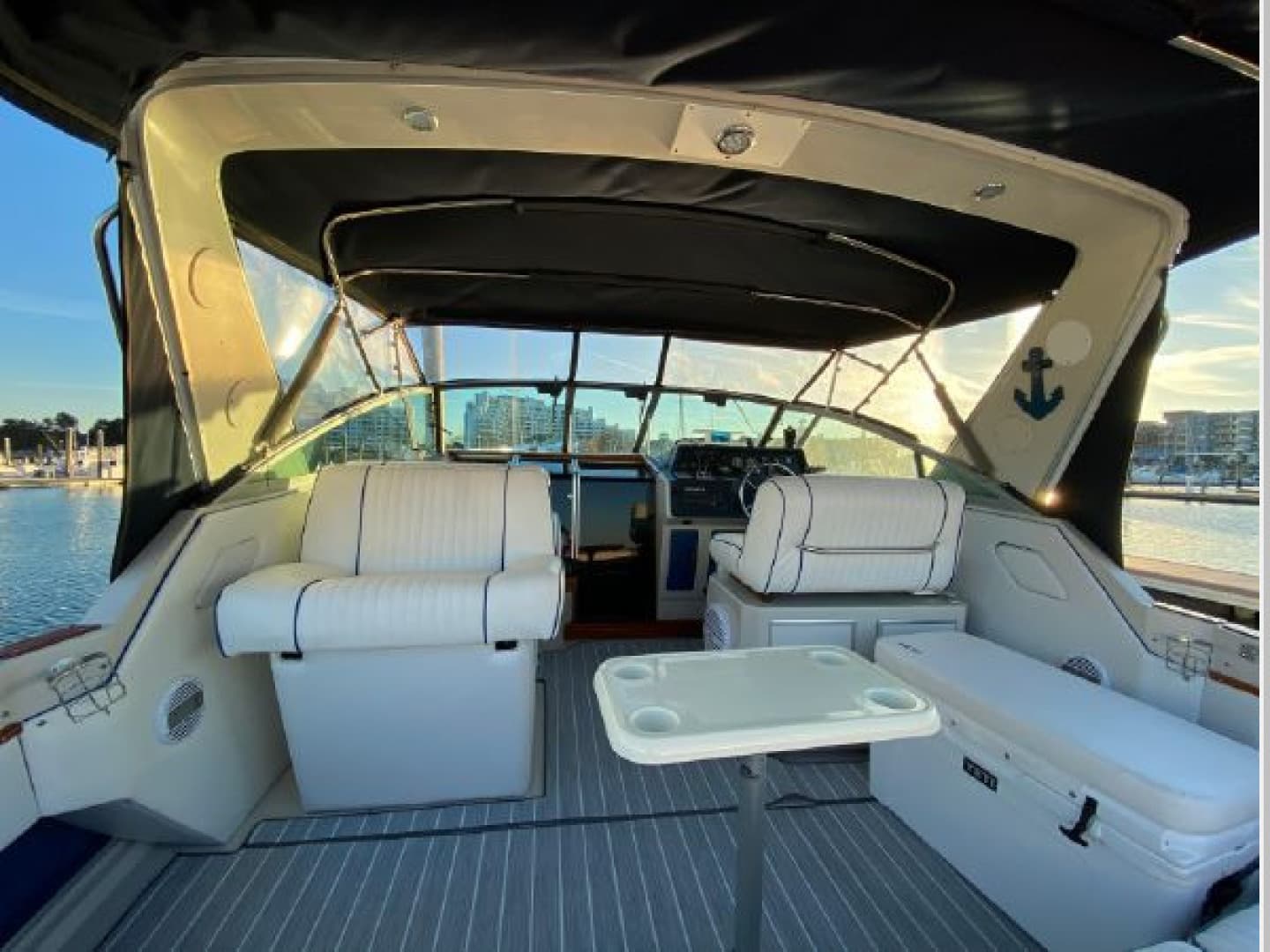 1988 Sea Ray 340 Express Cruiser — photo 7