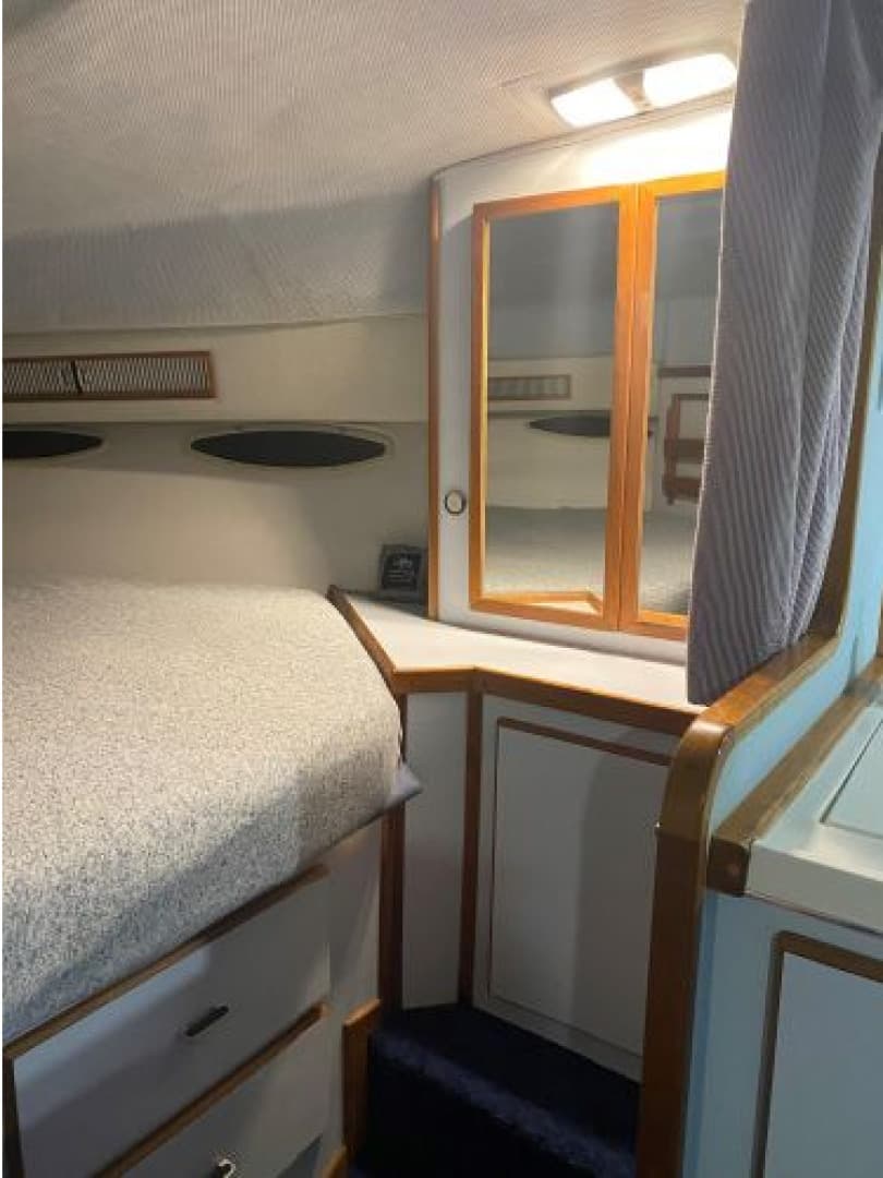 1988 Sea Ray 340 Express Cruiser — photo 23