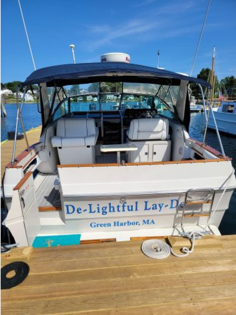 1988 Sea Ray 340 Express Cruiser — photo 3