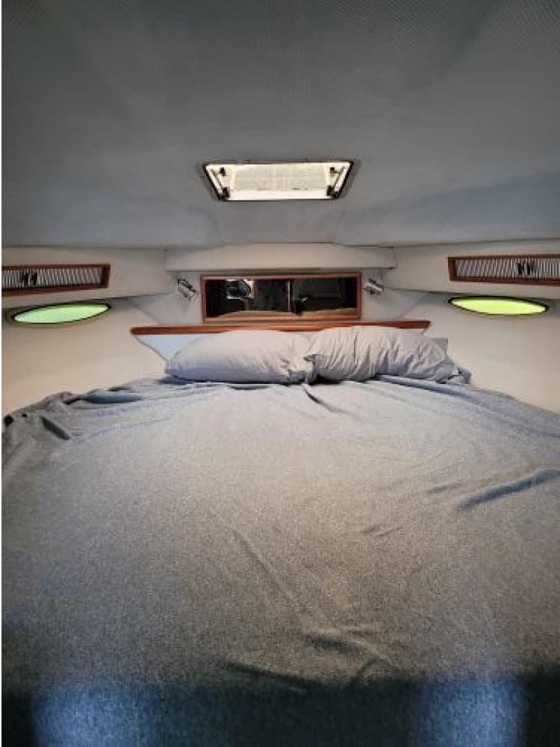 1988 Sea Ray 340 Express Cruiser — photo 21