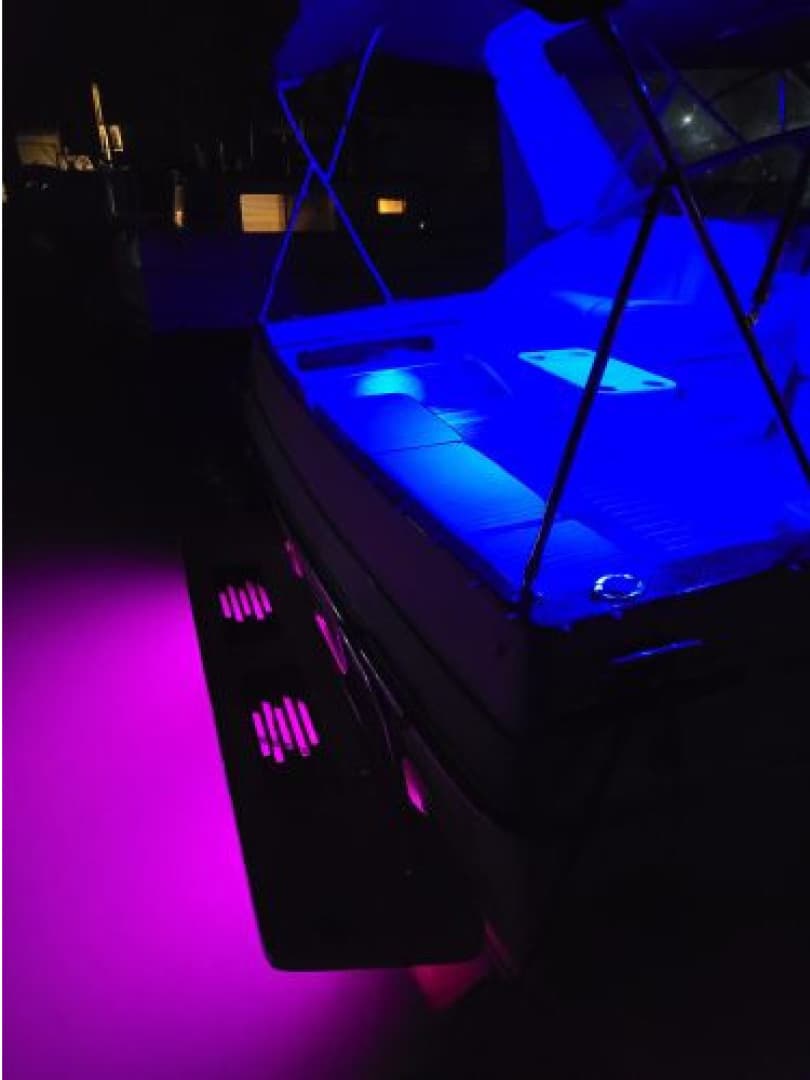 1988 Sea Ray 340 Express Cruiser — photo 4