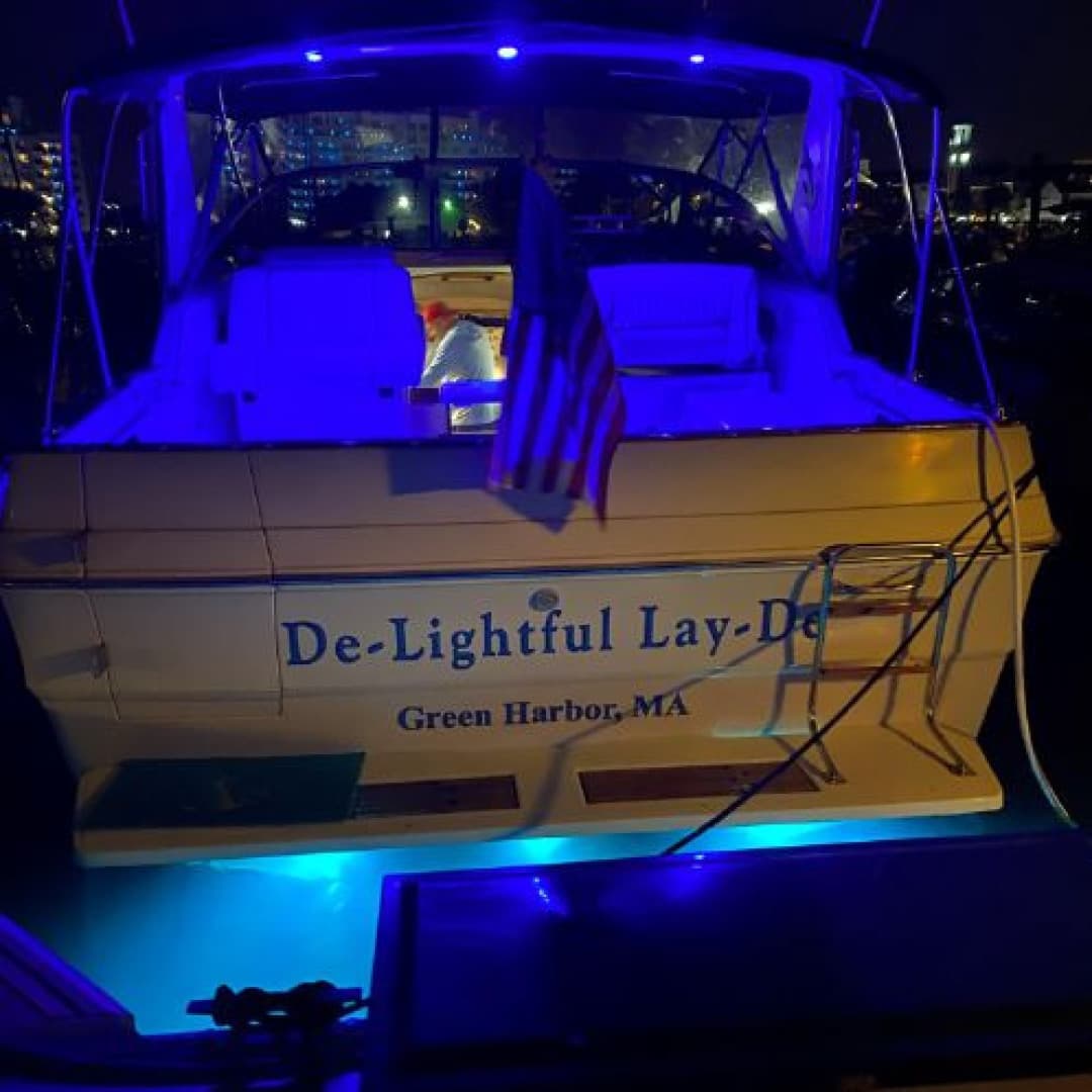 1988 Sea Ray 340 Express Cruiser — photo 5