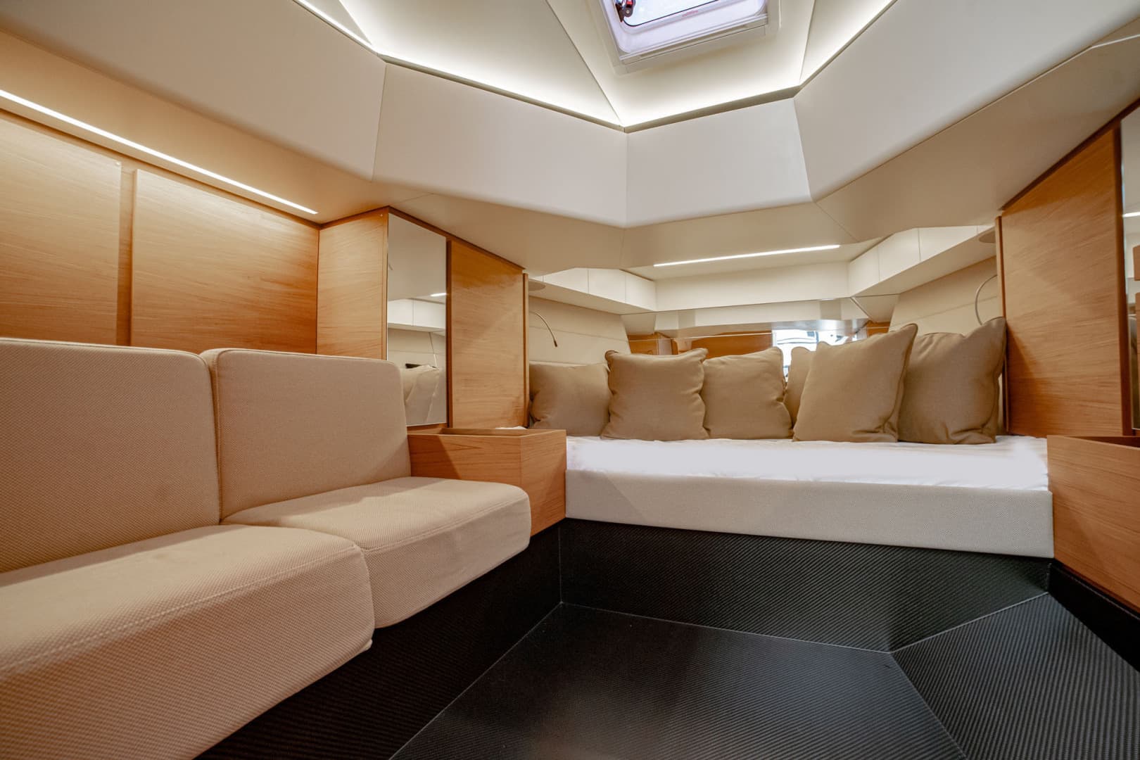 2020 Wally Tender — photo 14