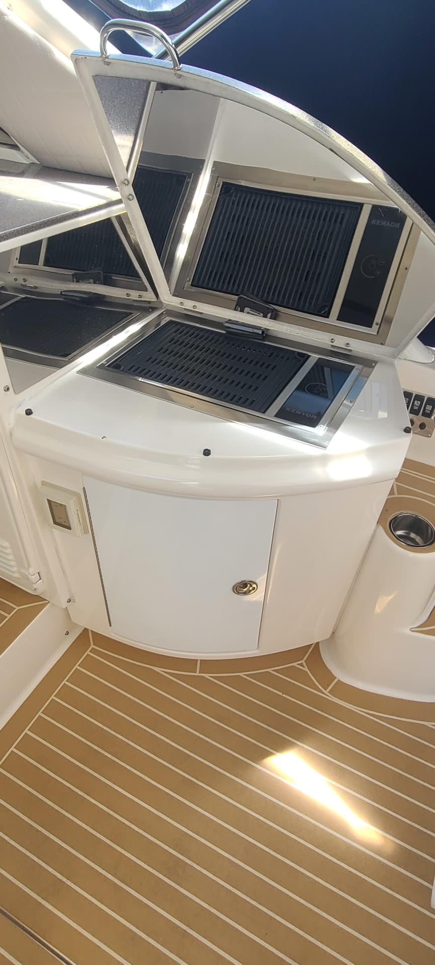 2007 Regal 4460 Commodore — photo 15