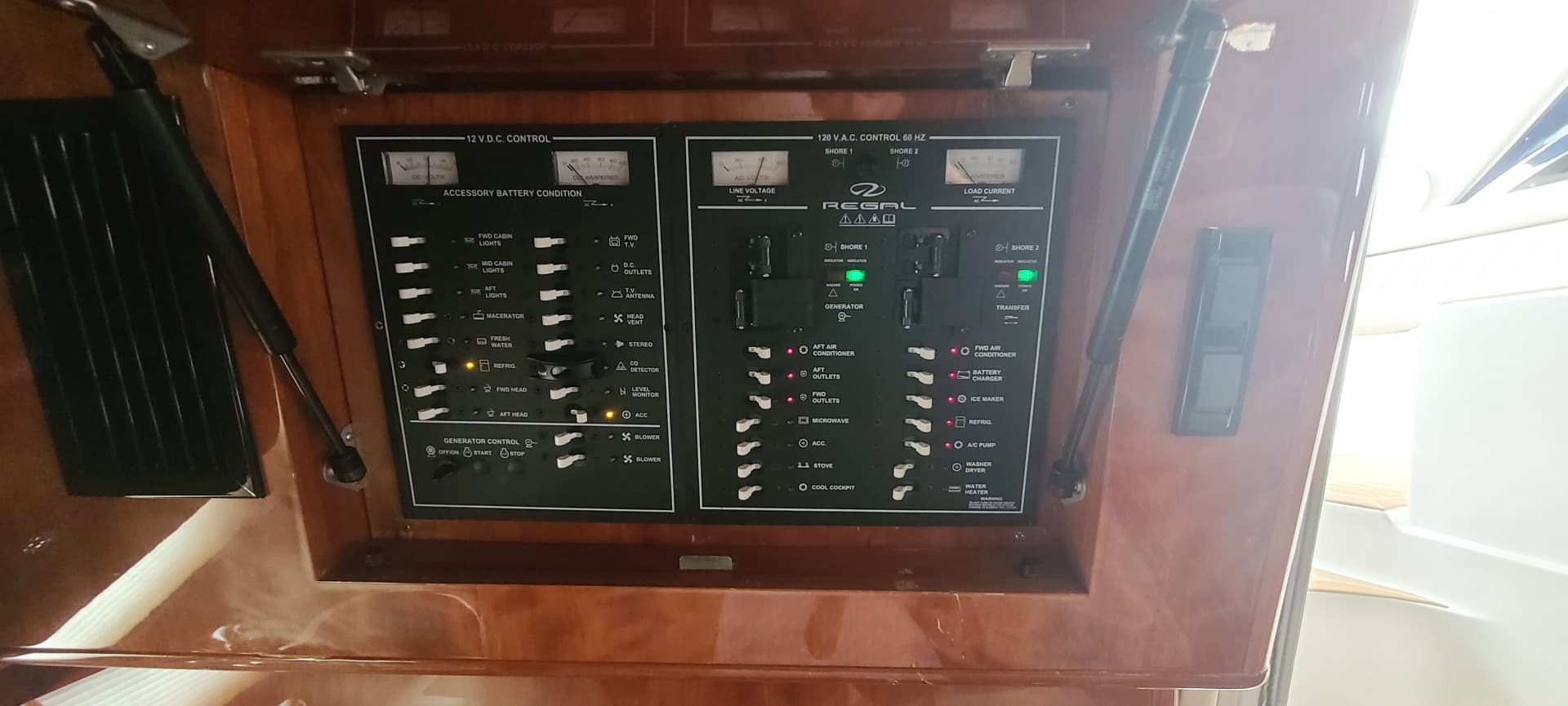 2007 Regal 4460 Commodore — photo 34