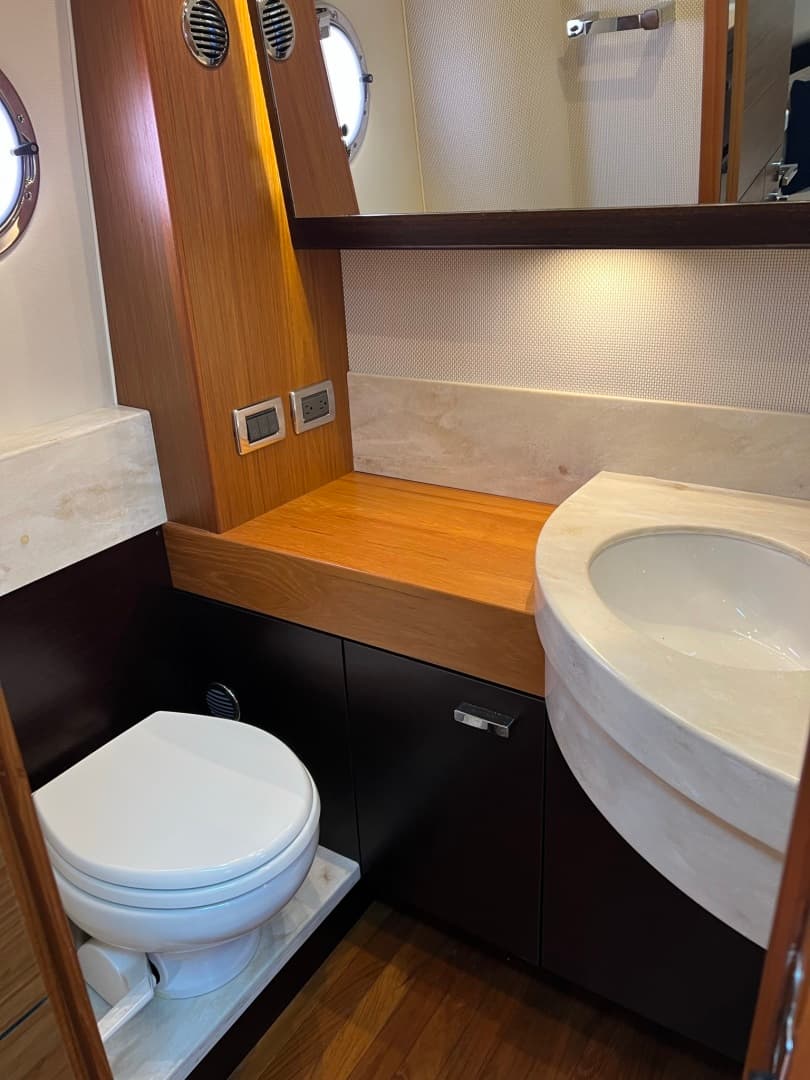 2016 Tiara Yachts Q44 — photo 17