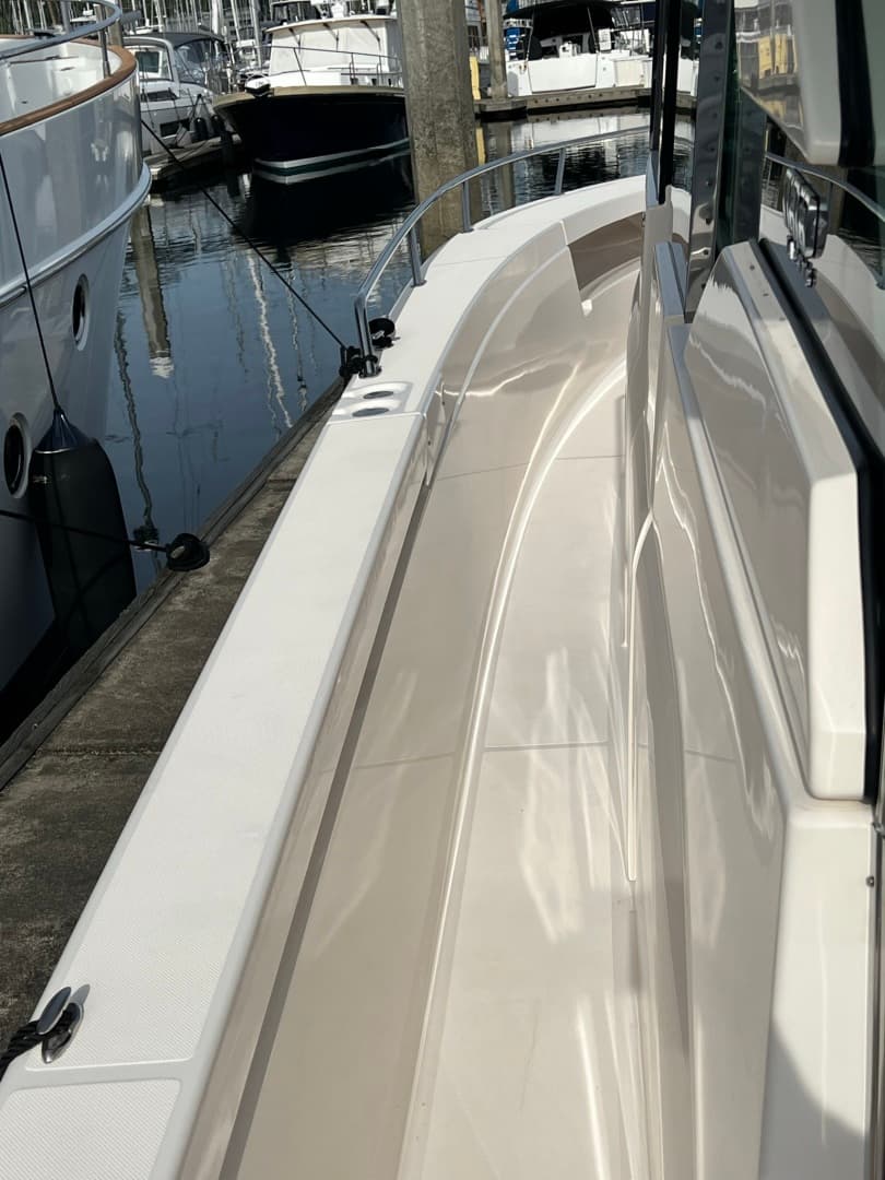 2016 Tiara Yachts Q44 — photo 26